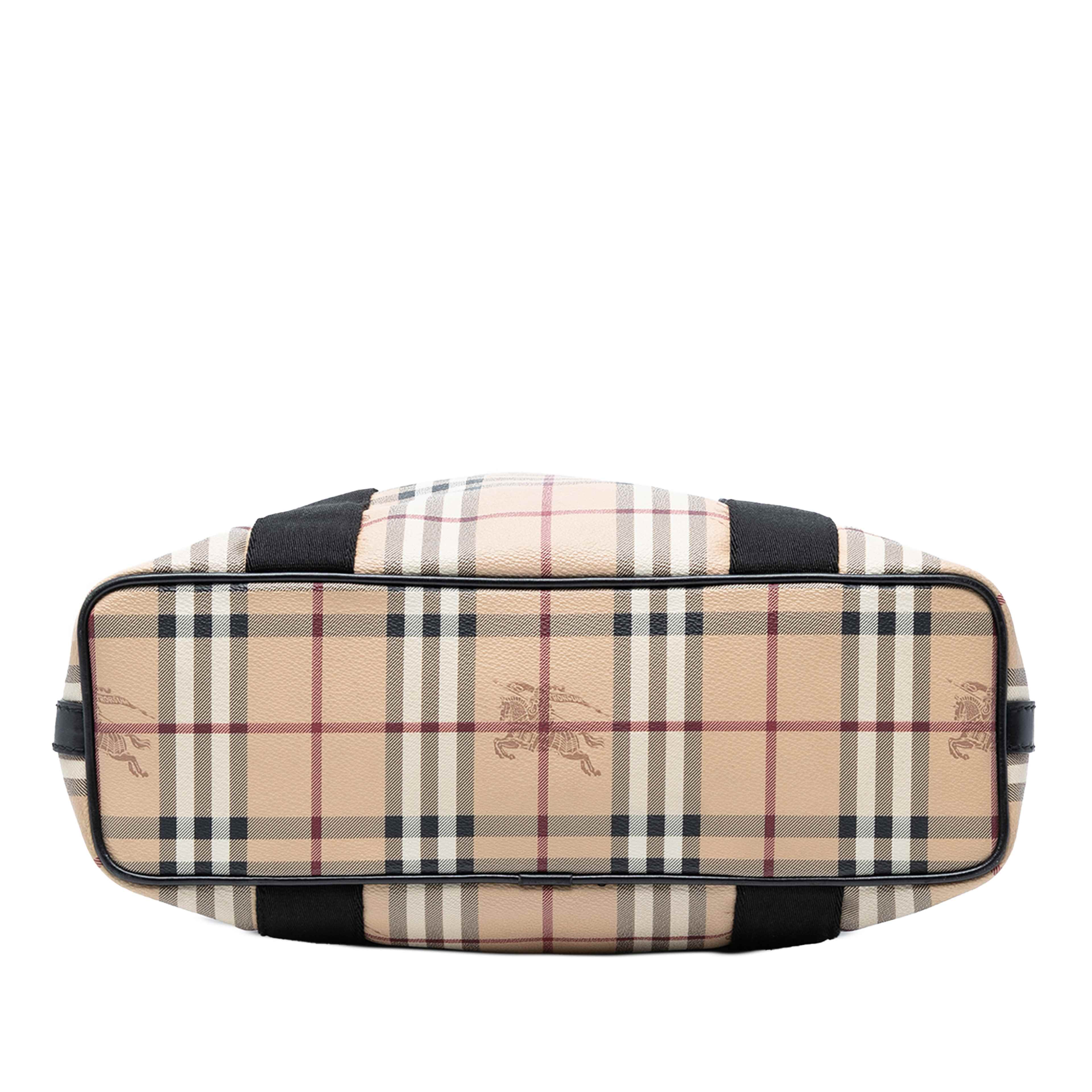 Burberry Haymarket Check Coated Canvas Vertical Tote, från Luxclusif, i färgen beige. Klicka för att öppna bilden i stort format