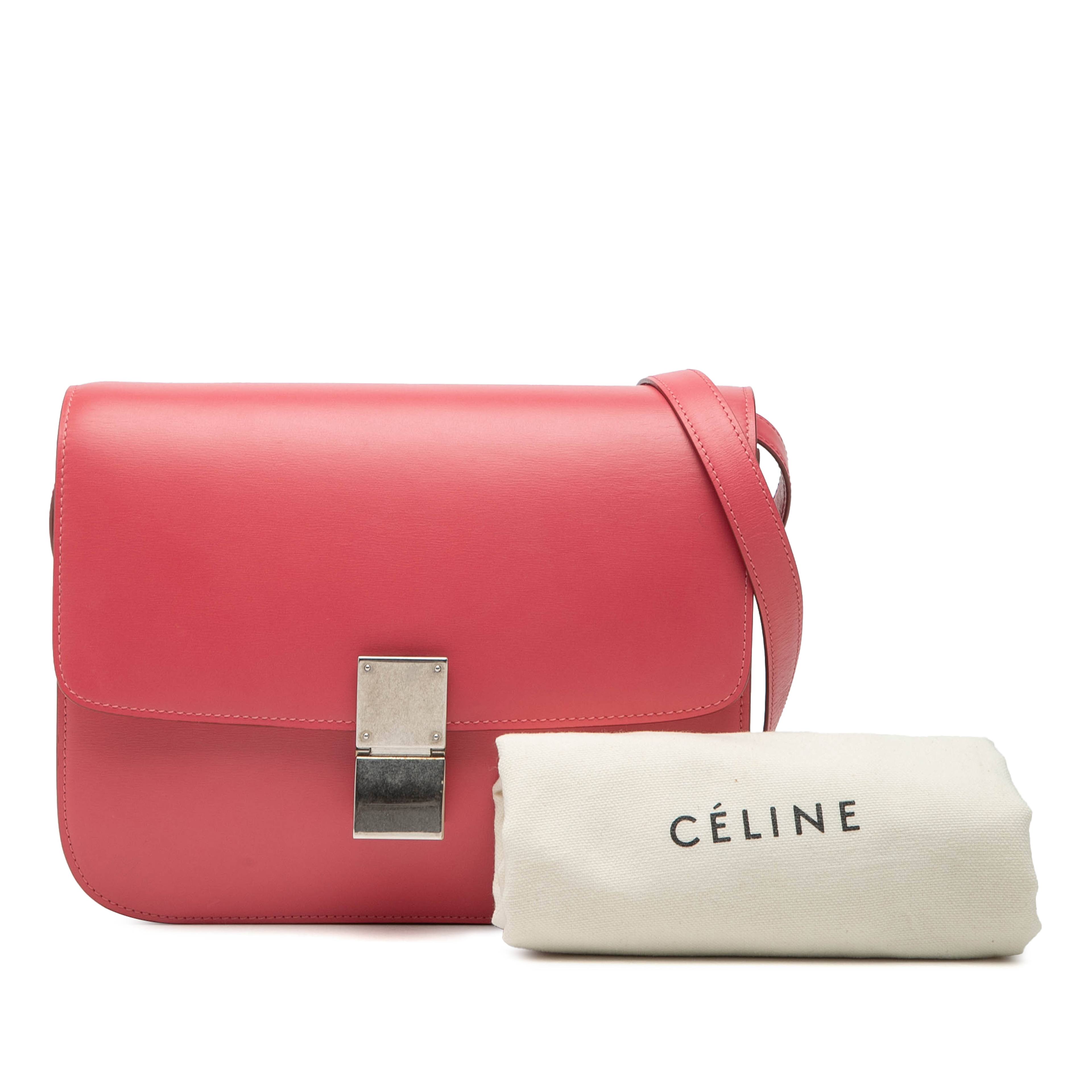 Celine Medium Calfskin Classic Box, från Luxclusif, i färgen rosa. Klicka för att öppna bilden i stort format