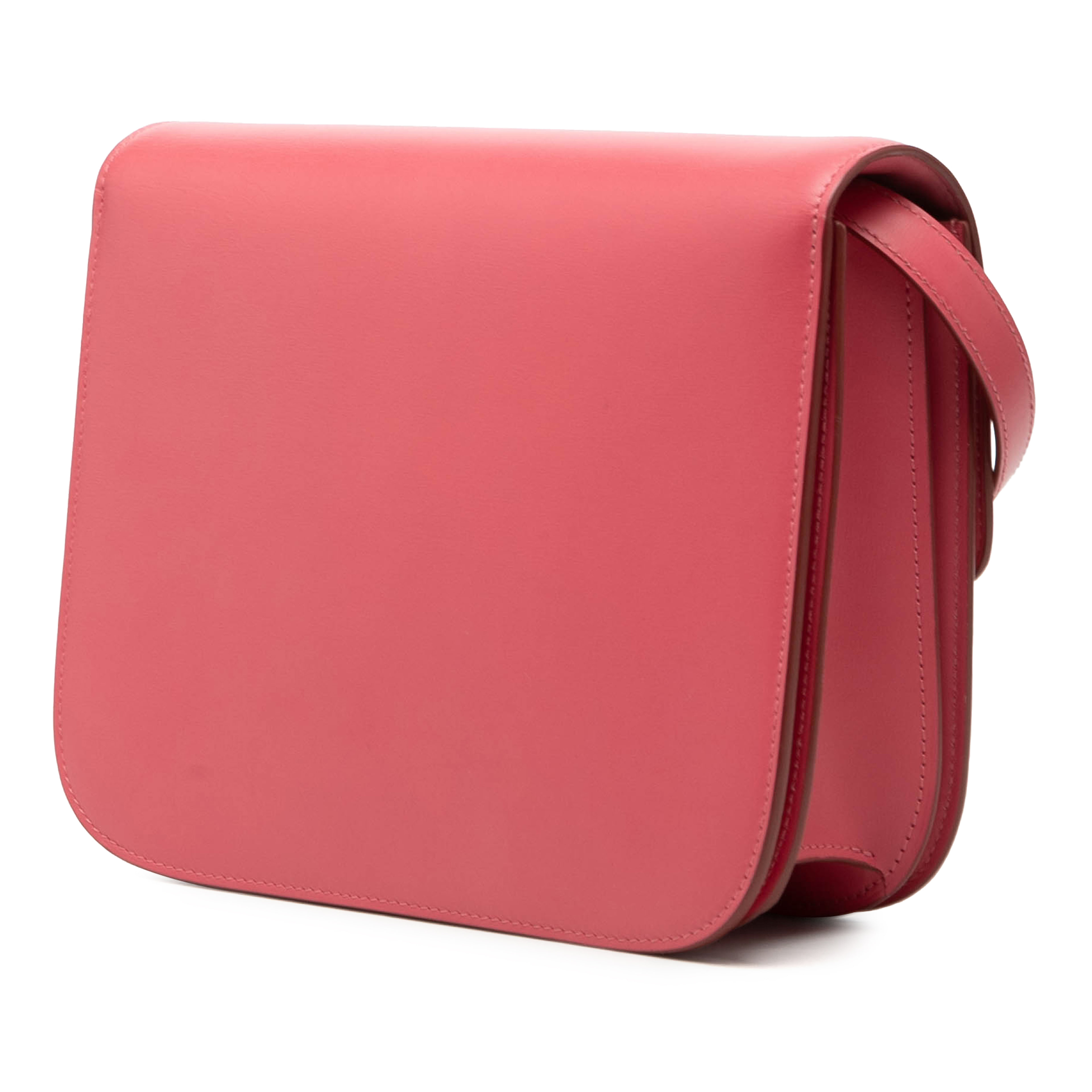 Celine Medium Calfskin Classic Box, från Luxclusif, i färgen blush. Klicka för att öppna bilden i stort format