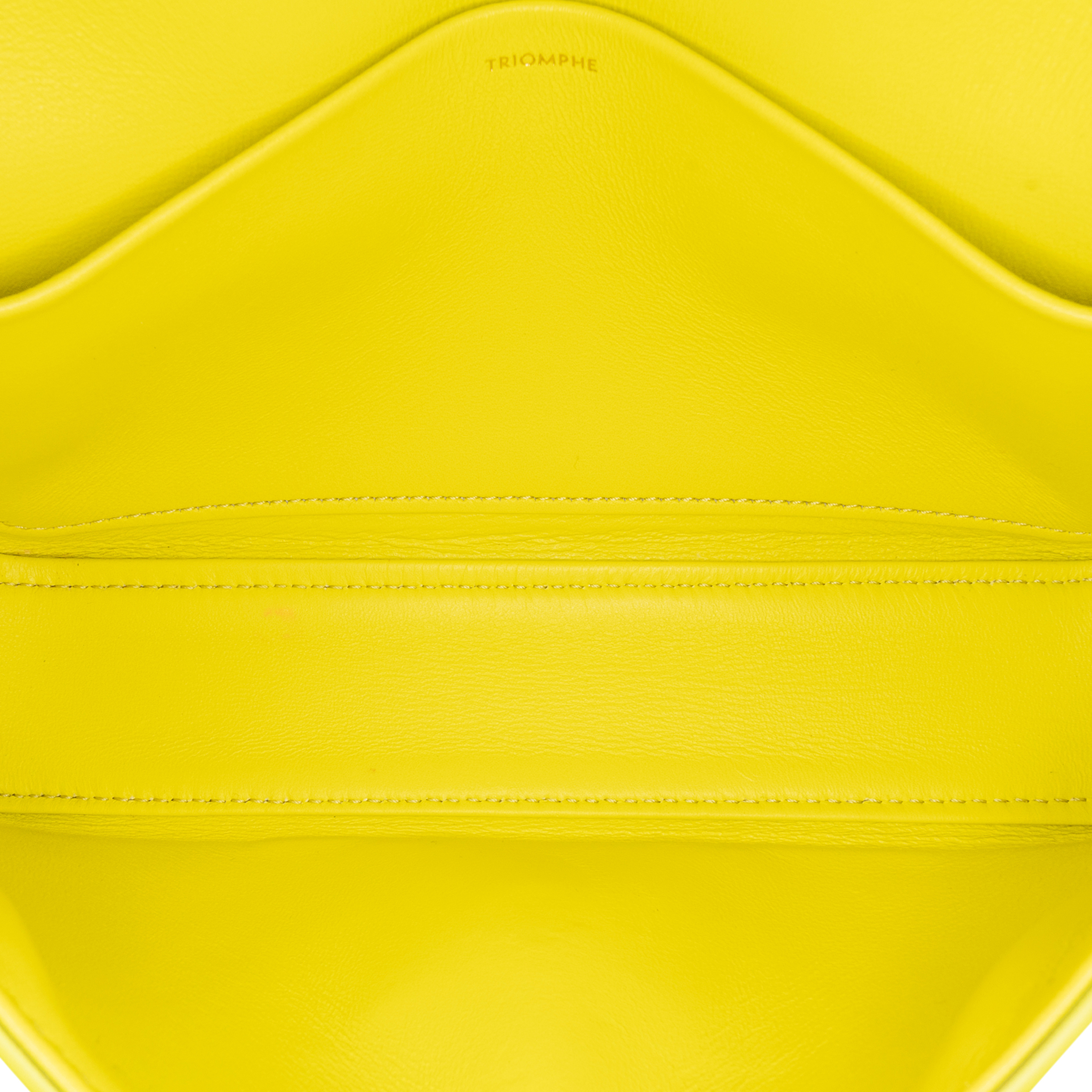 Celine Triomphe Calfskin Cuir Chain Shoulder Bag, från Luxclusif, i färgen neon yellow. Klicka för att öppna bilden i stort format