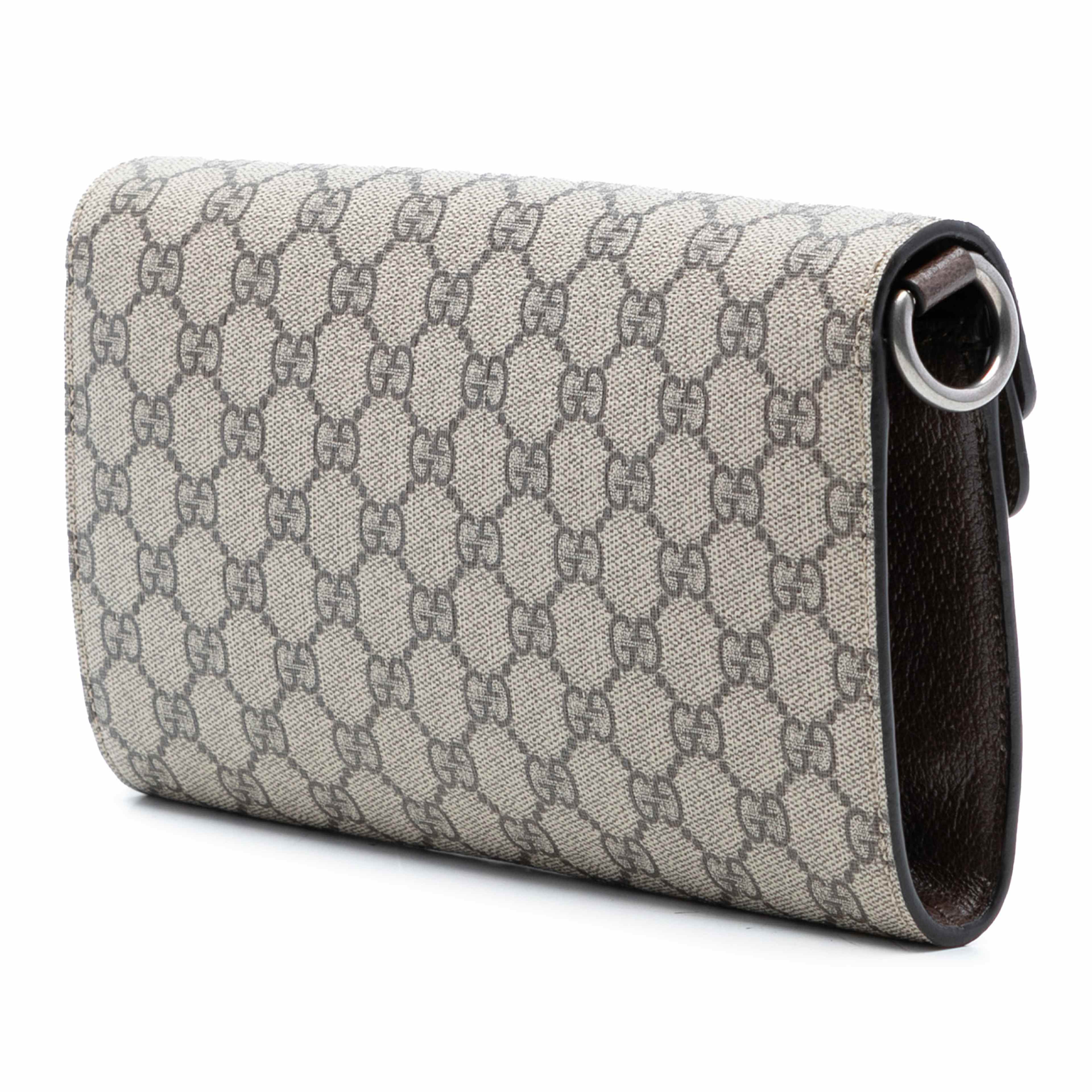 Gucci Small Gg Supreme East West Dionysus Flap Bag, från Luxclusif, i färgen beige. Klicka för att öppna bilden i stort format