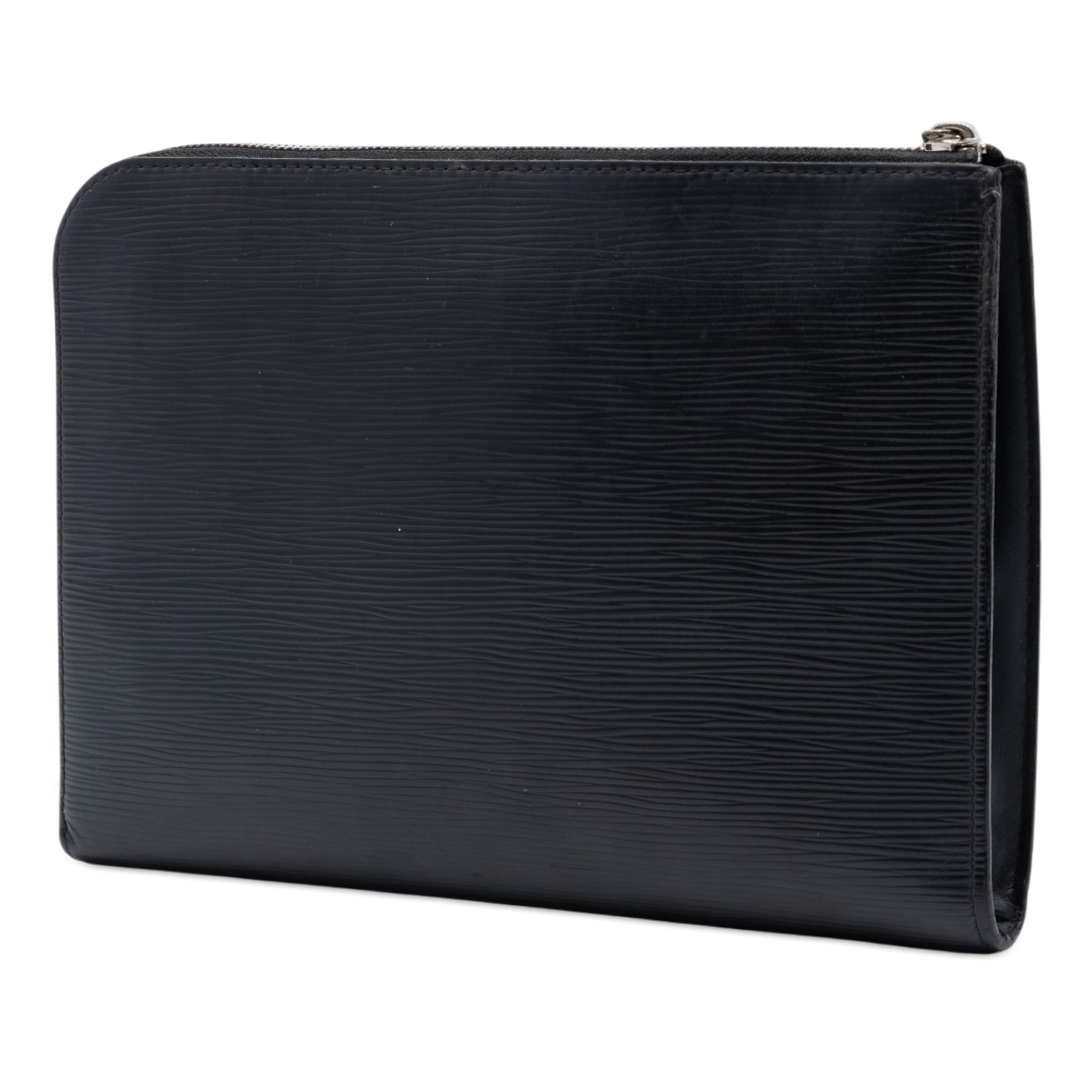 Louis Vuitton Epi Pochette Jour Pm, från Luxclusif, i färgen svart. Klicka för att öppna bilden i stort format
