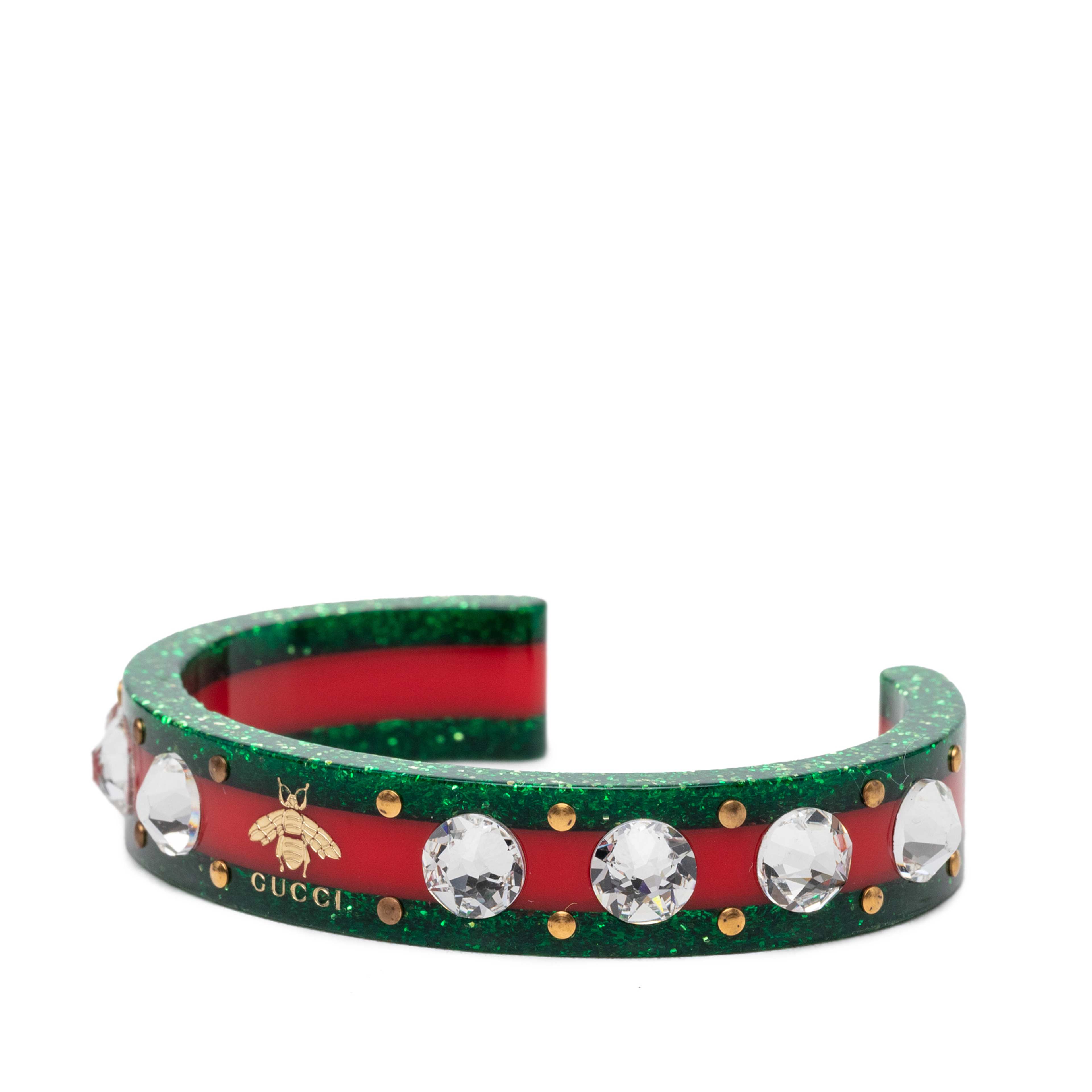 Gucci Resin And Strass Web Bee Cuff Bracelet, från Luxclusif, i färgen grön. Klicka för att öppna bilden i stort format
