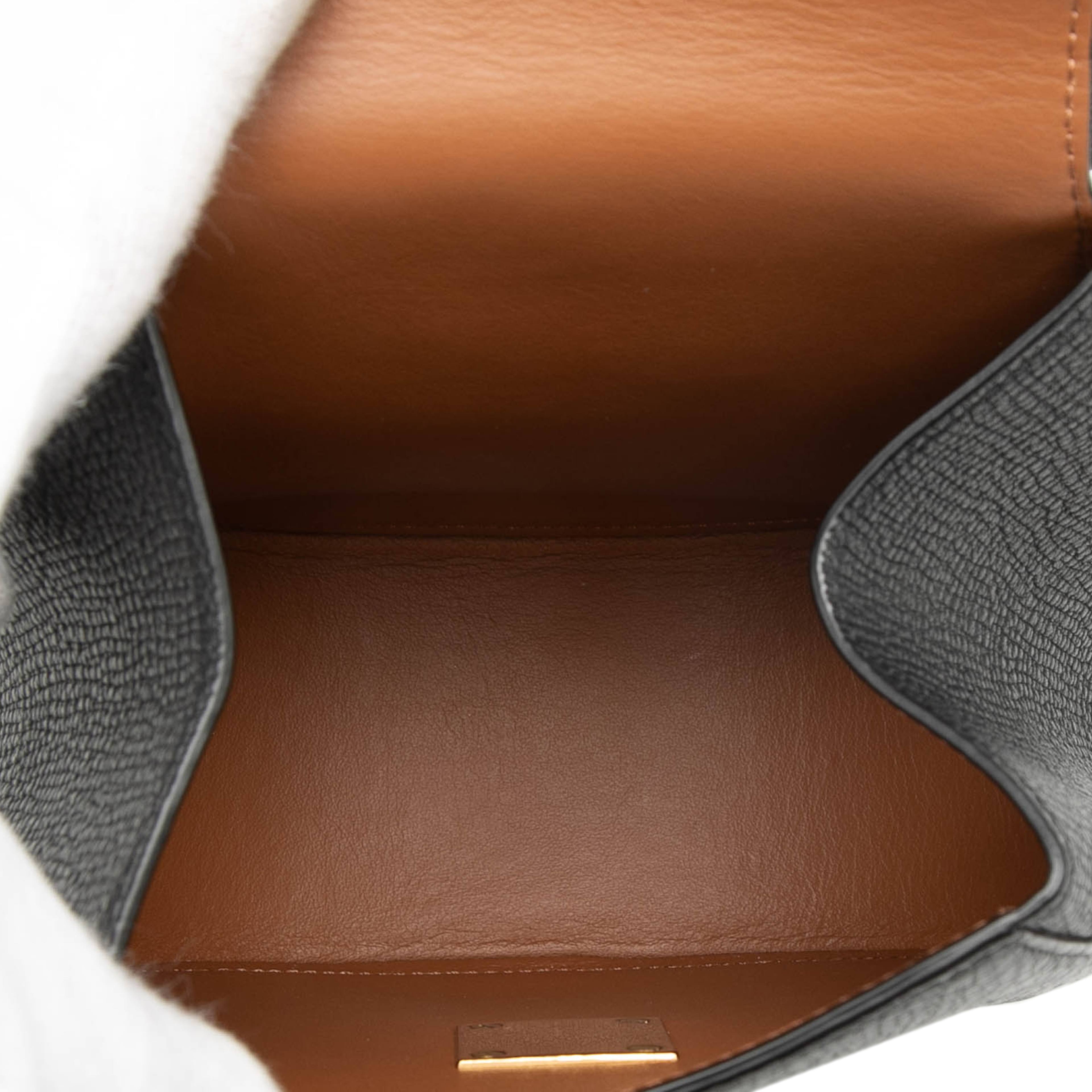 Bottega Veneta Grained Calfskin Palmellato Belt Bag, från Luxclusif, i färgen black. Klicka för att öppna bilden i stort format