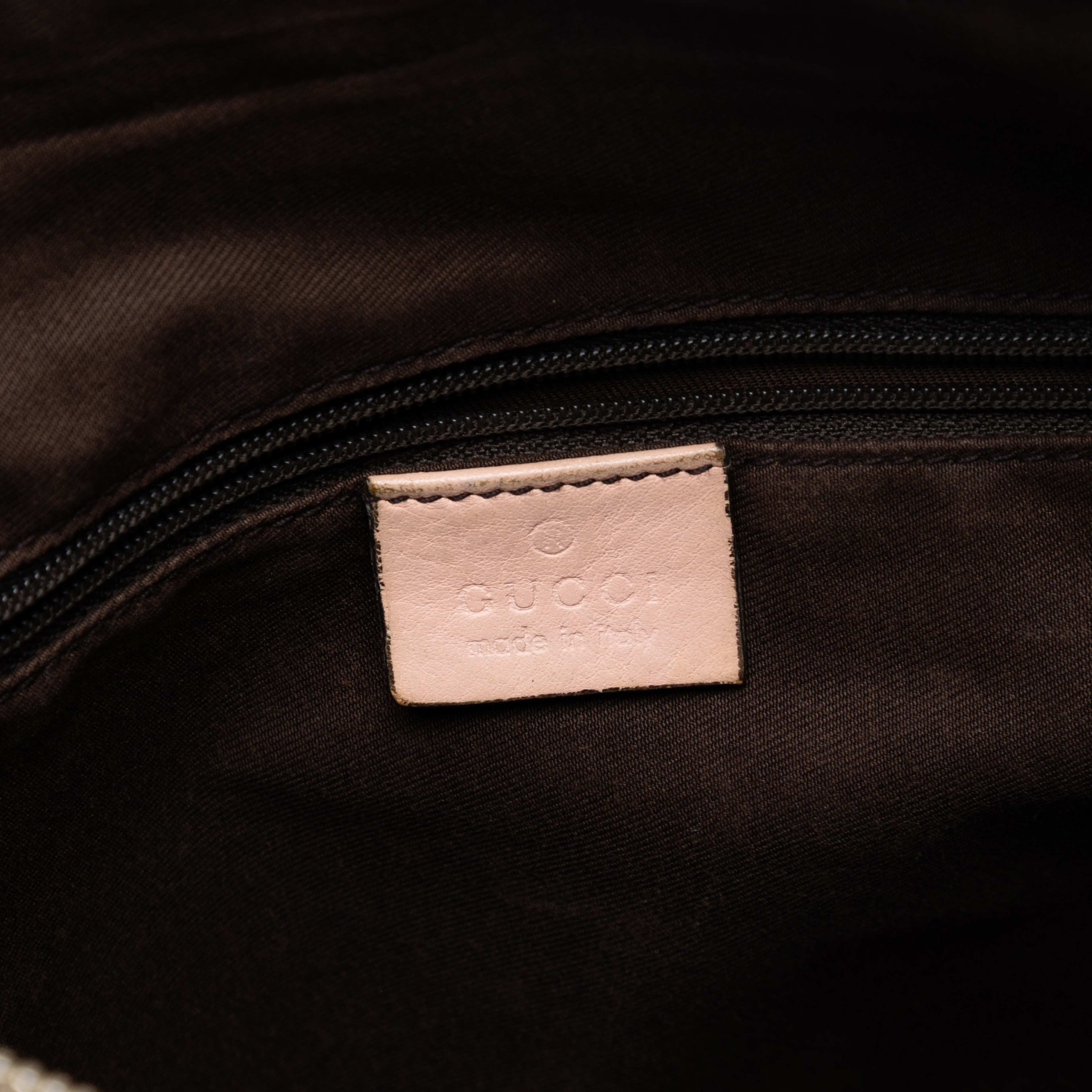 Gucci Gg Canvas Abbey D Ring Crossbody, från Luxclusif, i färgen beige. Klicka för att öppna bilden i stort format