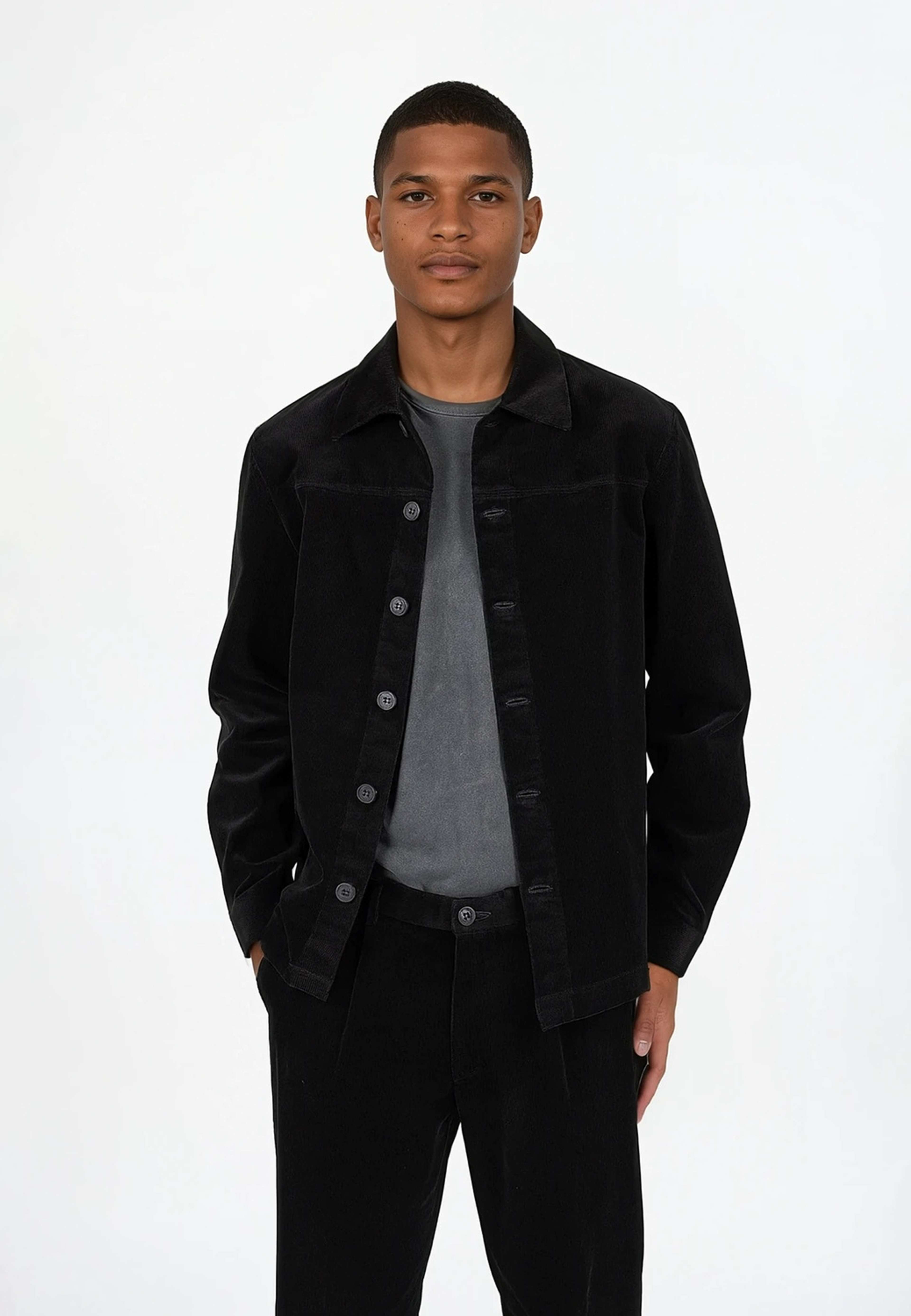 Dylan Cord Overshirt 3.0, från Ciszere, i färgen black. Klicka för att öppna bilden i stort format