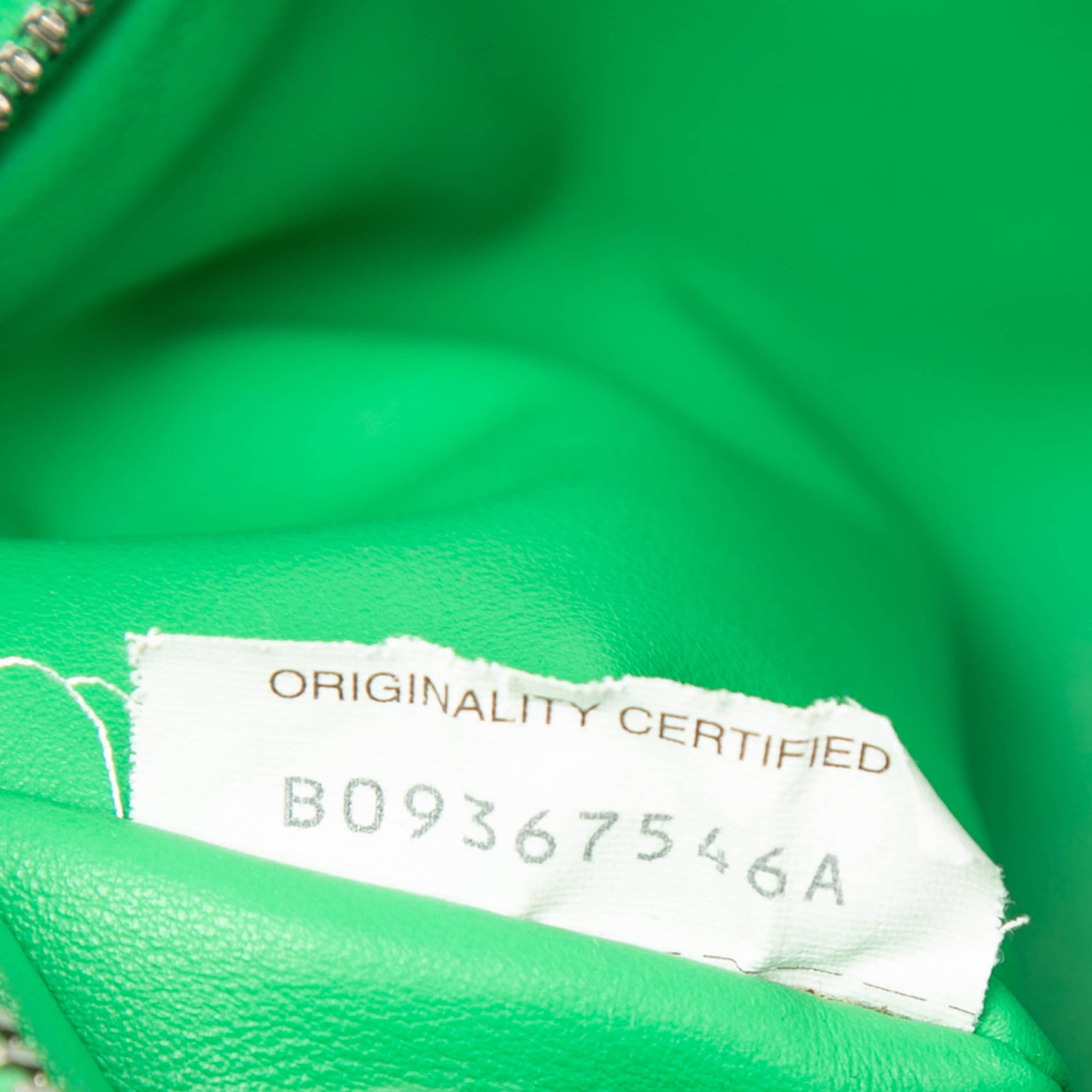 Bottega Veneta Mini Nappa Intrecciato Jodie, från Luxclusif, i färgen green. Klicka för att öppna bilden i stort format