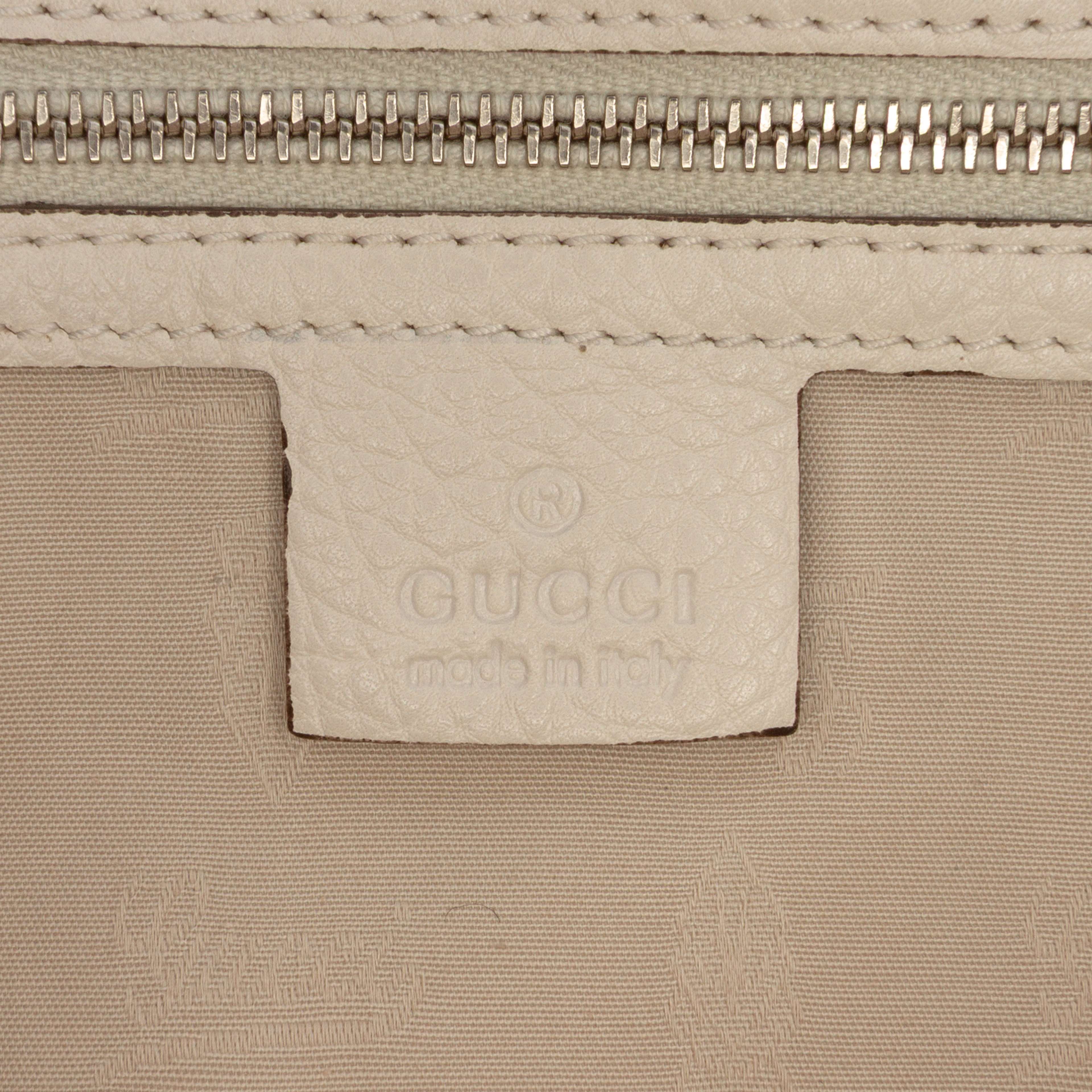 Gucci Medium Gg Canvas Bamboo Libeccio Tote, från Luxclusif, i färgen beige. Klicka för att öppna bilden i stort format