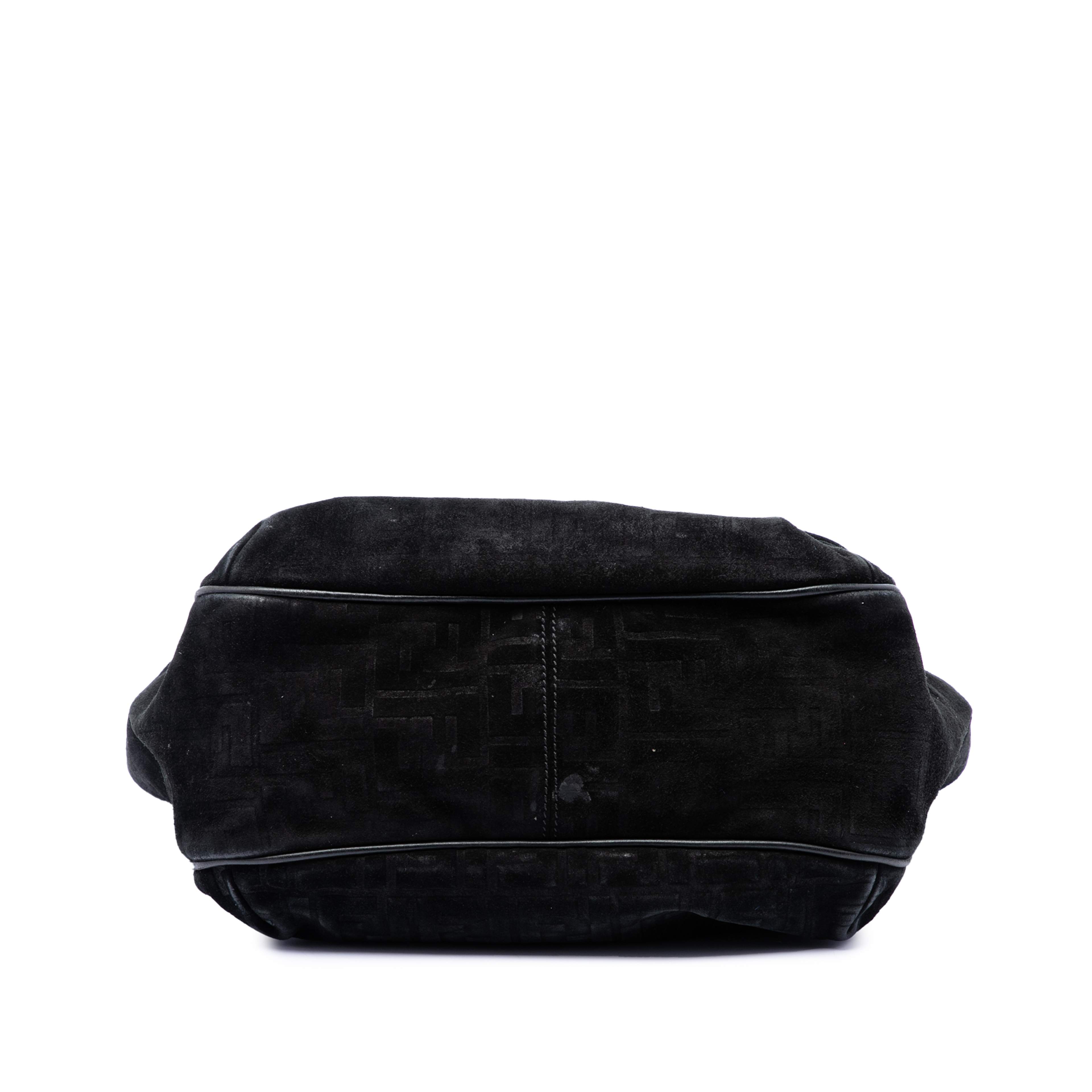 Fendi Zucca Suede Chef Tote, från Luxclusif, i färgen svart. Klicka för att öppna bilden i stort format