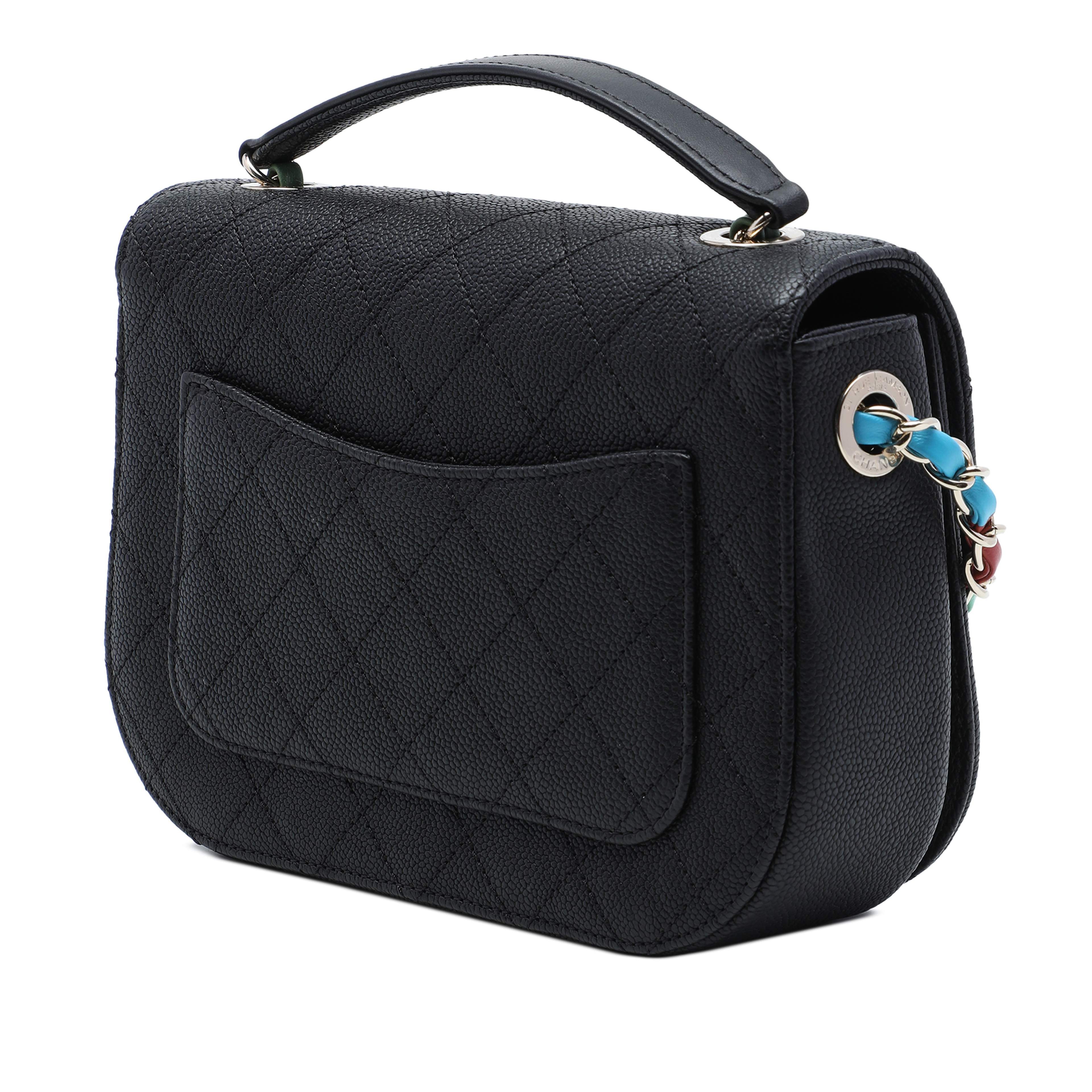 Chanel Paris Cuba Medium Quilted Caviar Thread Around Flap, från Luxclusif, i färgen svart. Klicka för att öppna bilden i stort format
