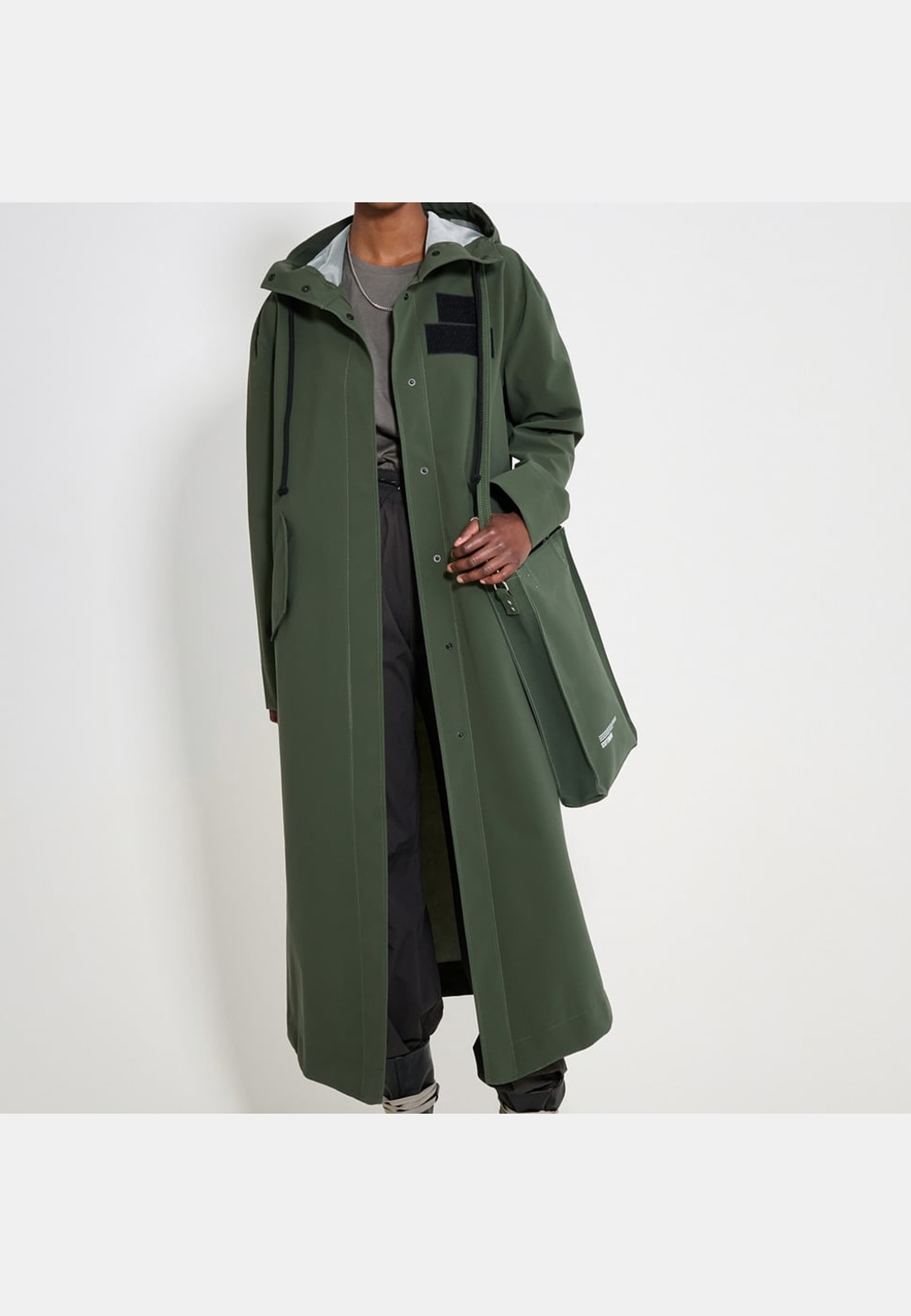 Chatham Matte Raincoat, från Stutterheim, i färgen green. Klicka för att öppna bilden i stort format