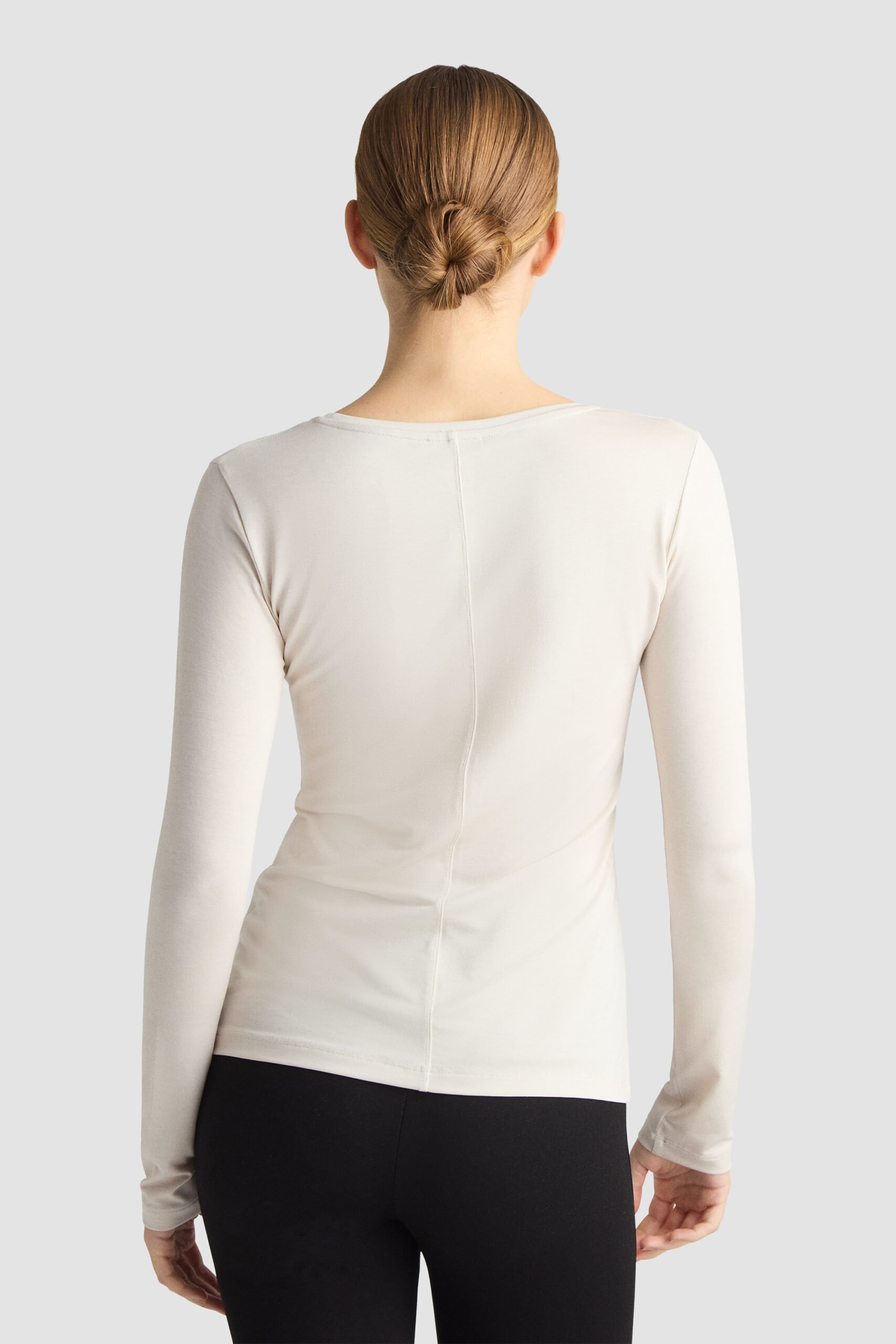 Celon Top - Oyster, från Residus, i färgen beige. Klicka för att öppna bilden i stort format