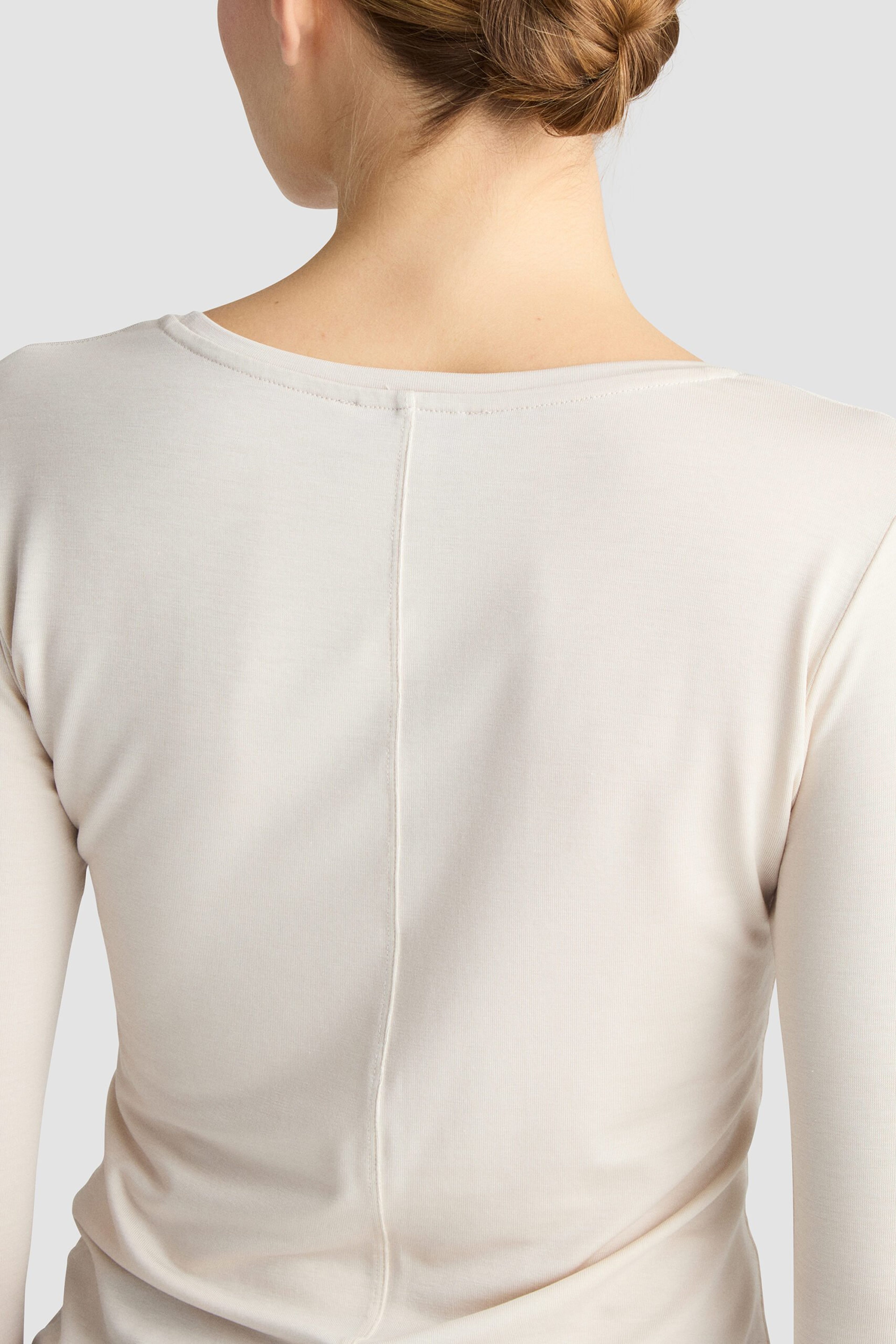 Celon Top - Oyster, från Residus, i färgen beige. Klicka för att öppna bilden i stort format