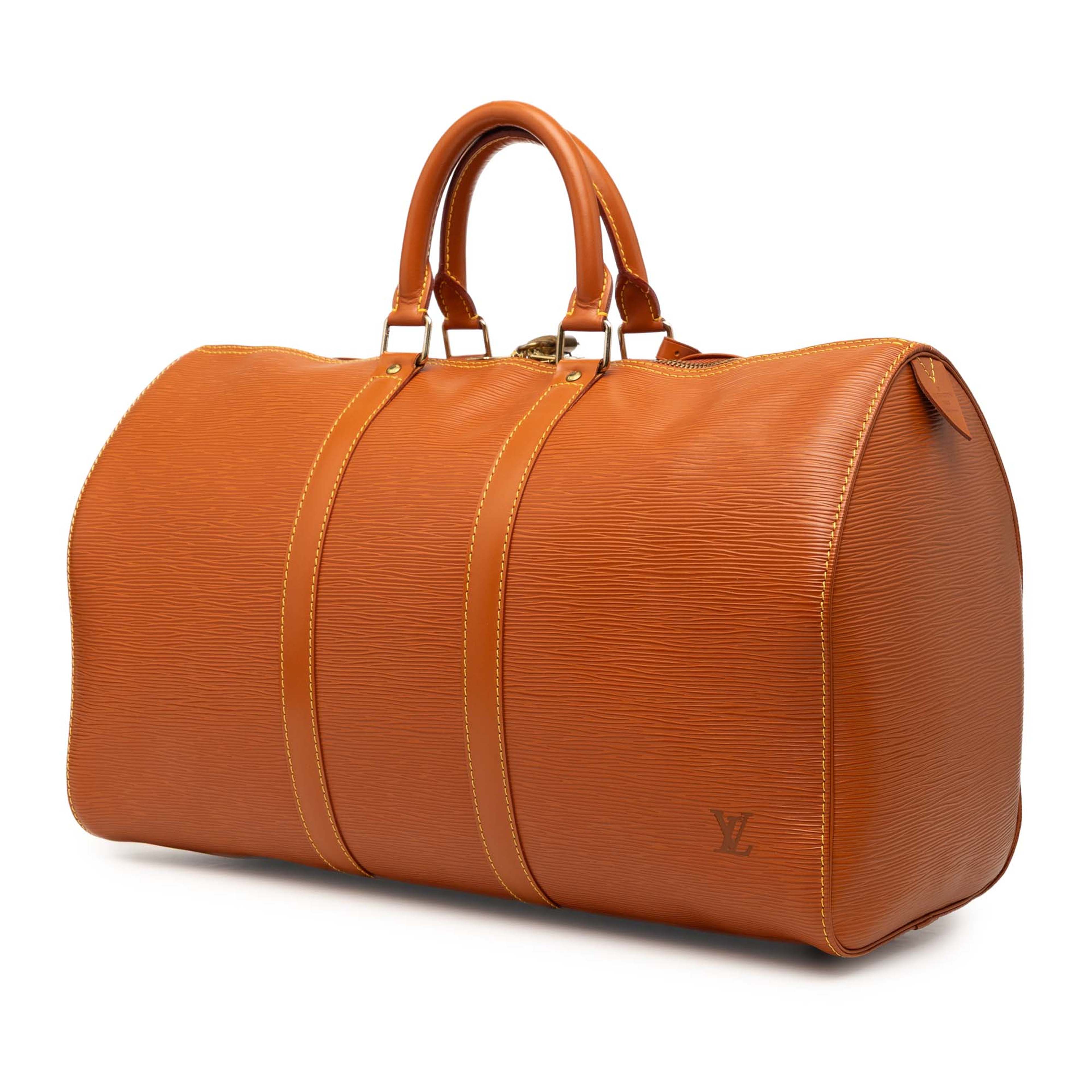 Louis Vuitton Epi Keepall 45, från Luxclusif, i färgen brun. Klicka för att öppna bilden i stort format