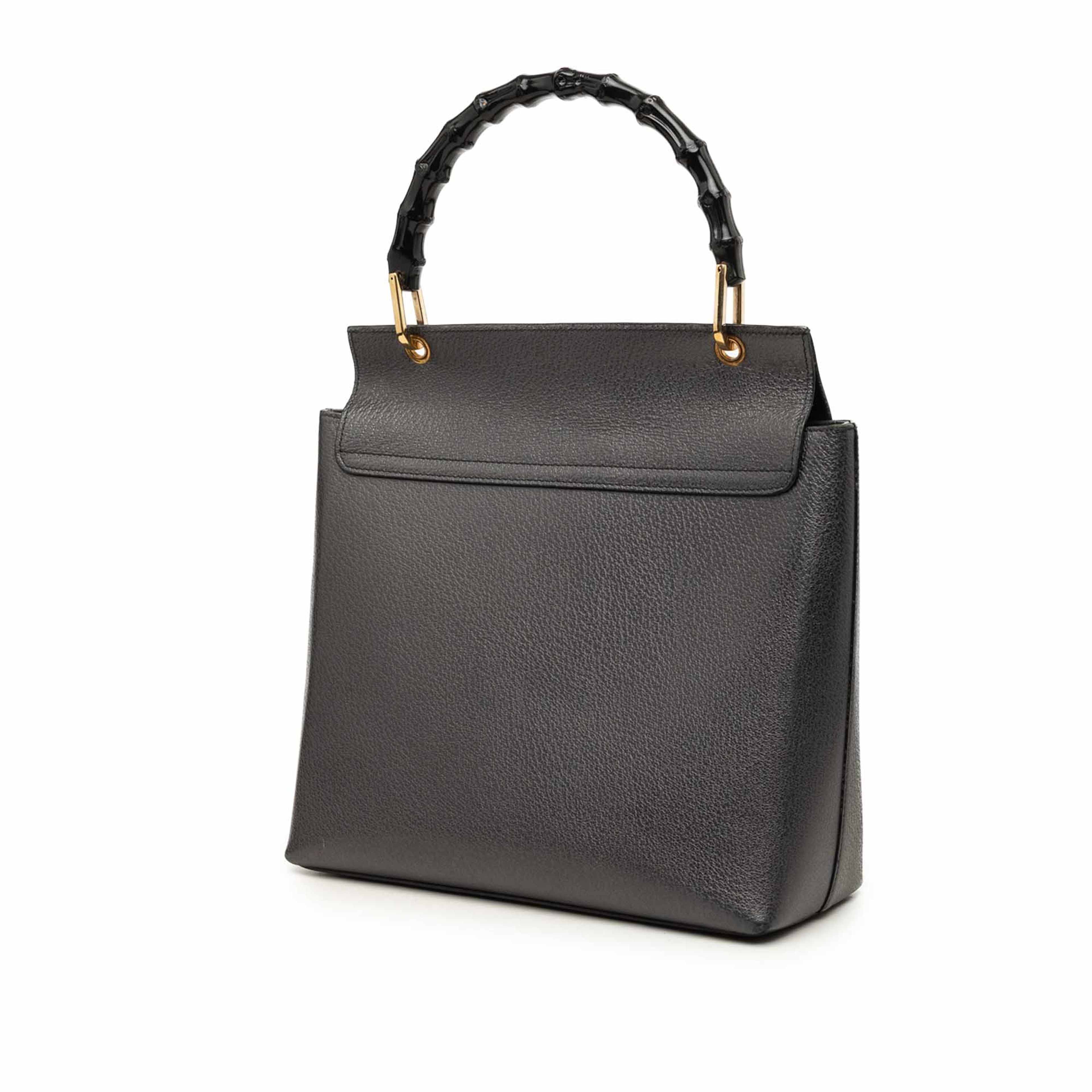 Gucci Calfskin Bamboo Flap Top Handle Bag, från Luxclusif, i färgen grå. Klicka för att öppna bilden i stort format