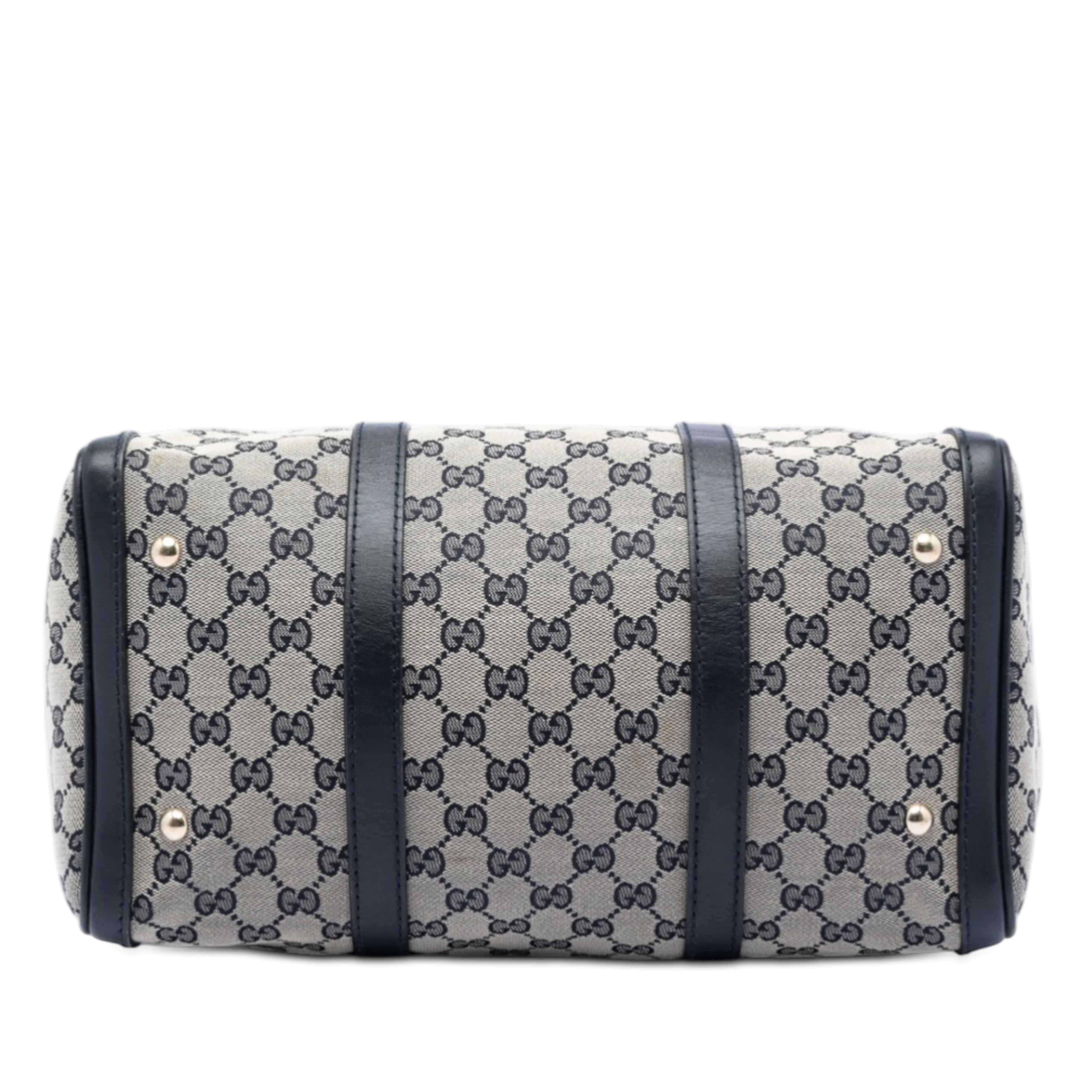 Gucci Medium Gg Canvas Joy Boston Bag, från Luxclusif, i färgen beige. Klicka för att öppna bilden i stort format