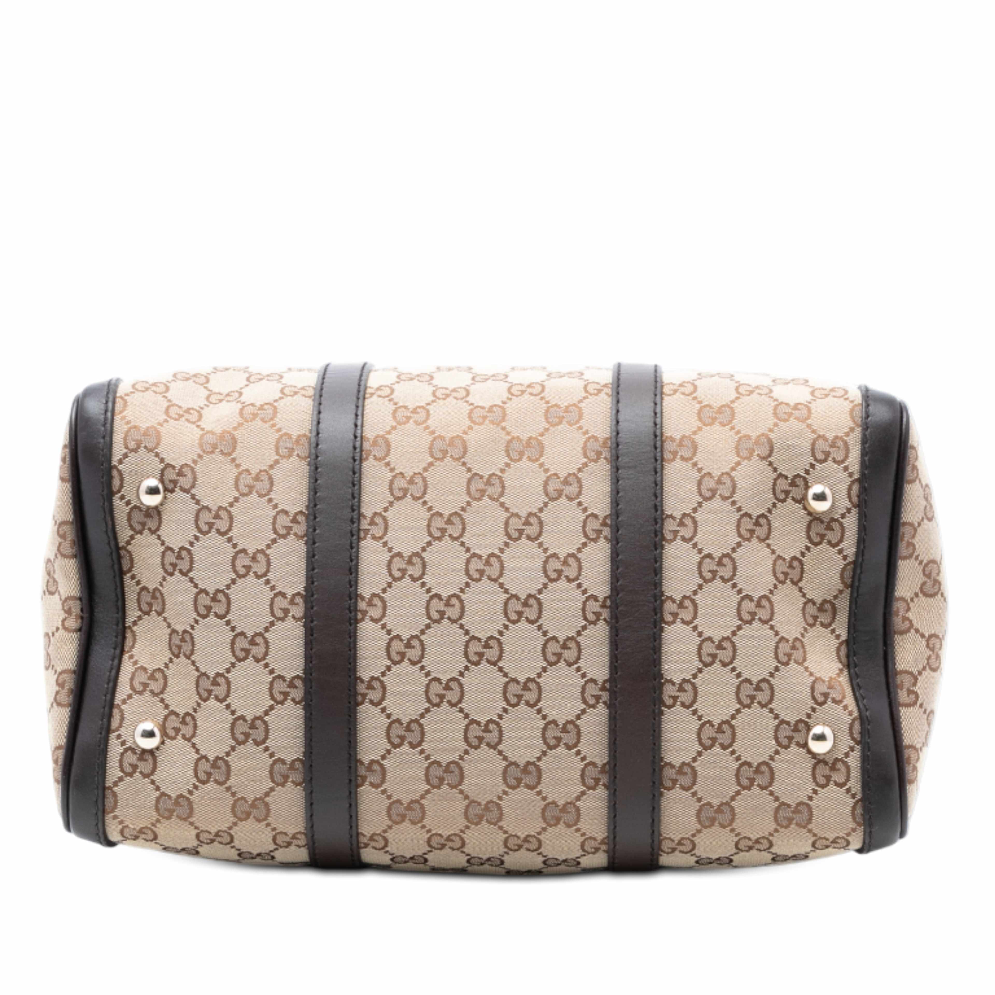 Gucci Medium Gg Canvas Joy Boston Bag, från Luxclusif, i färgen beige. Klicka för att öppna bilden i stort format