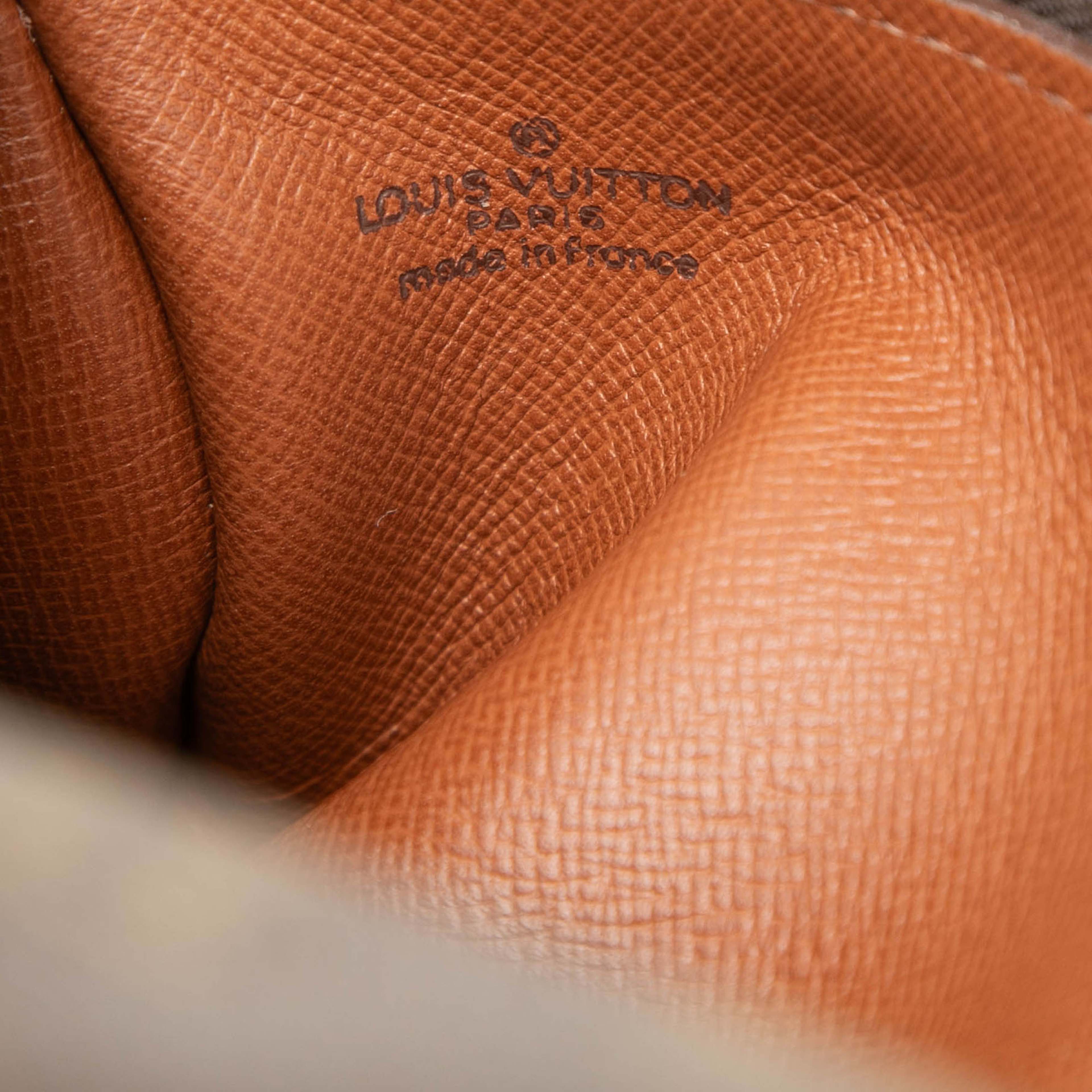 Louis Vuitton Monogram Papillon 26, från Luxclusif, i färgen brown. Klicka för att öppna bilden i stort format