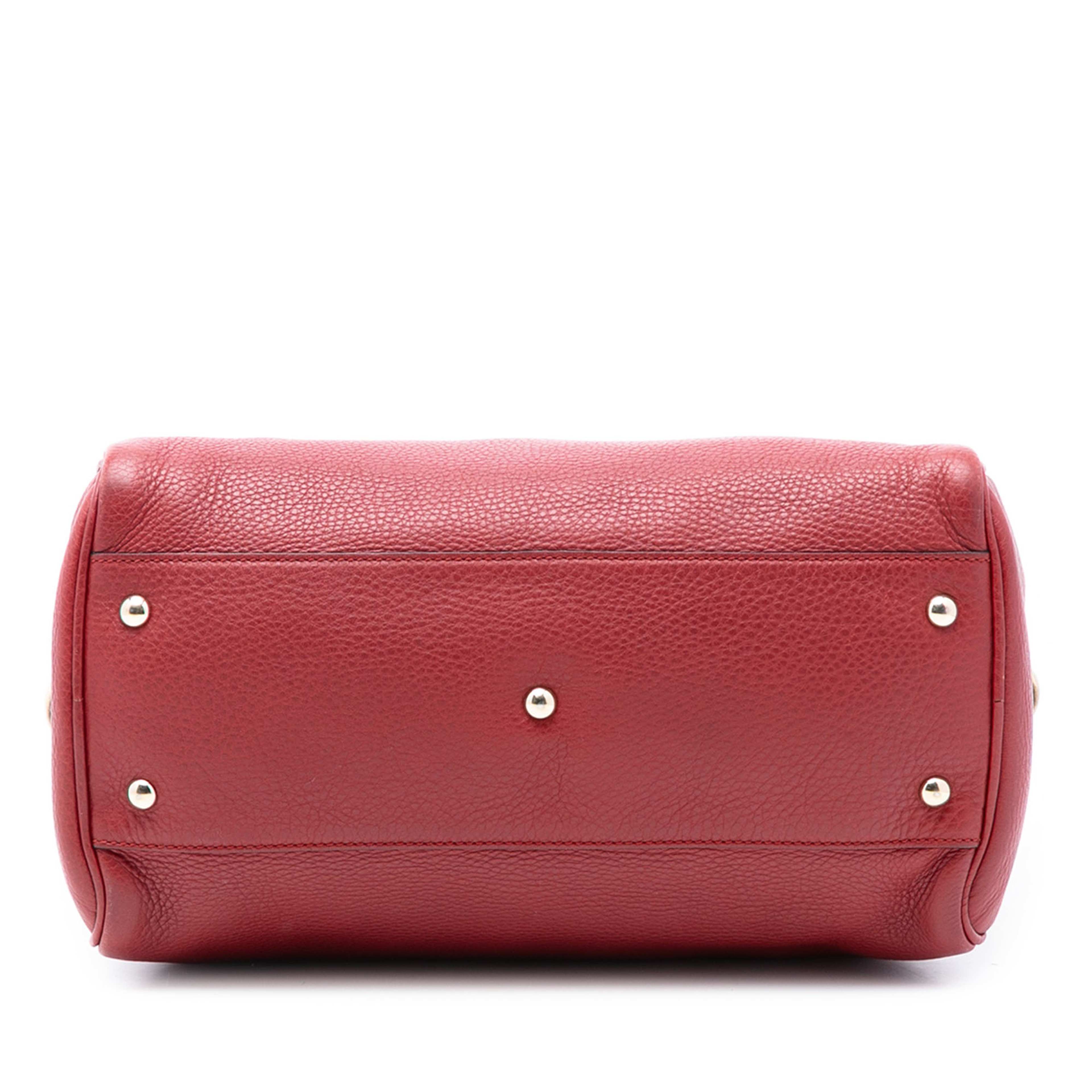 Gucci Medium Calfskin Bamboo Shopper Boston Bag, från Luxclusif, i färgen red. Klicka för att öppna bilden i stort format