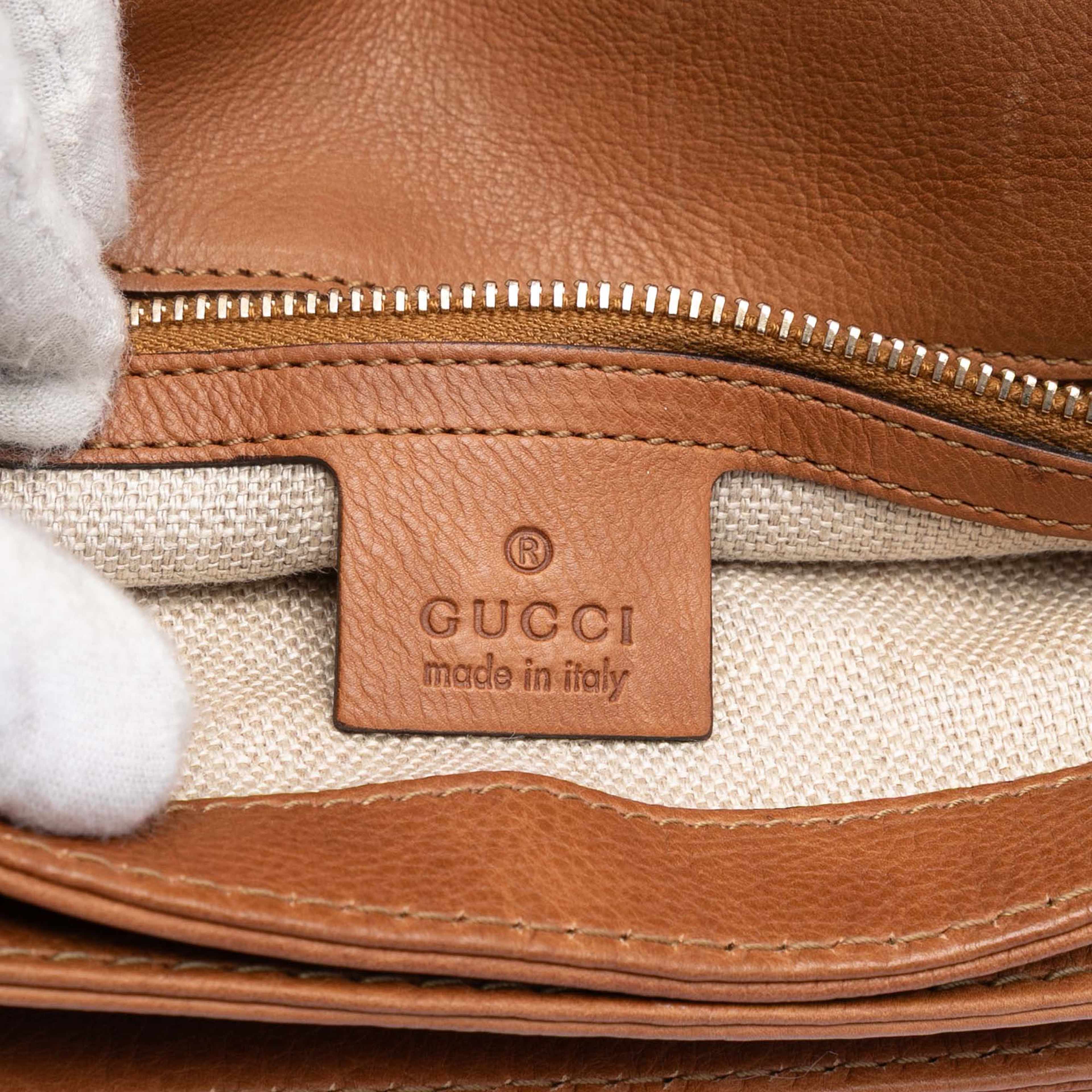 Gucci Gg Canvas Marrakech Crossbody, från Luxclusif, i färgen beige. Klicka för att öppna bilden i stort format