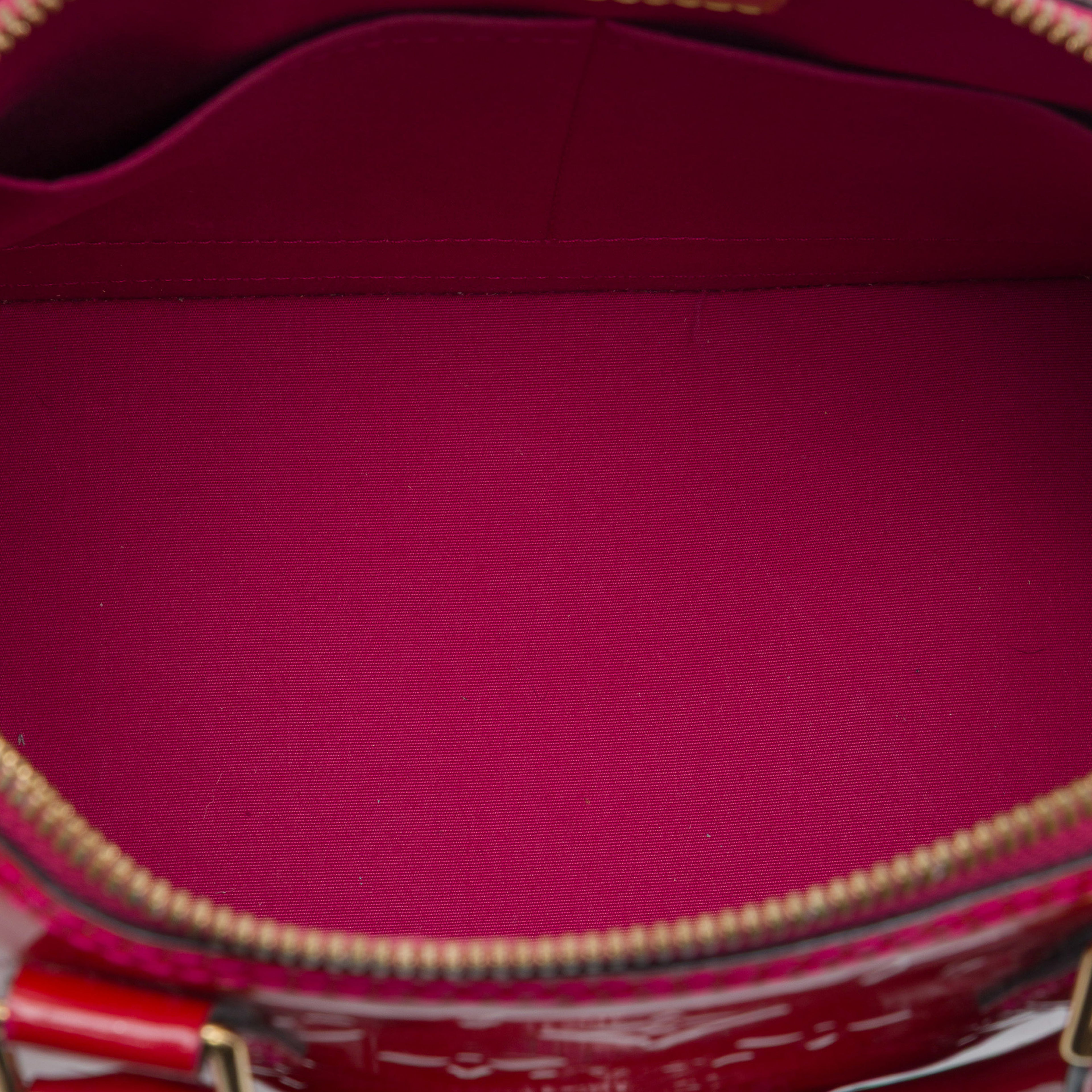 Louis Vuitton Monogram Vernis Alma Pm, från Luxclusif, i färgen rosa. Klicka för att öppna bilden i stort format