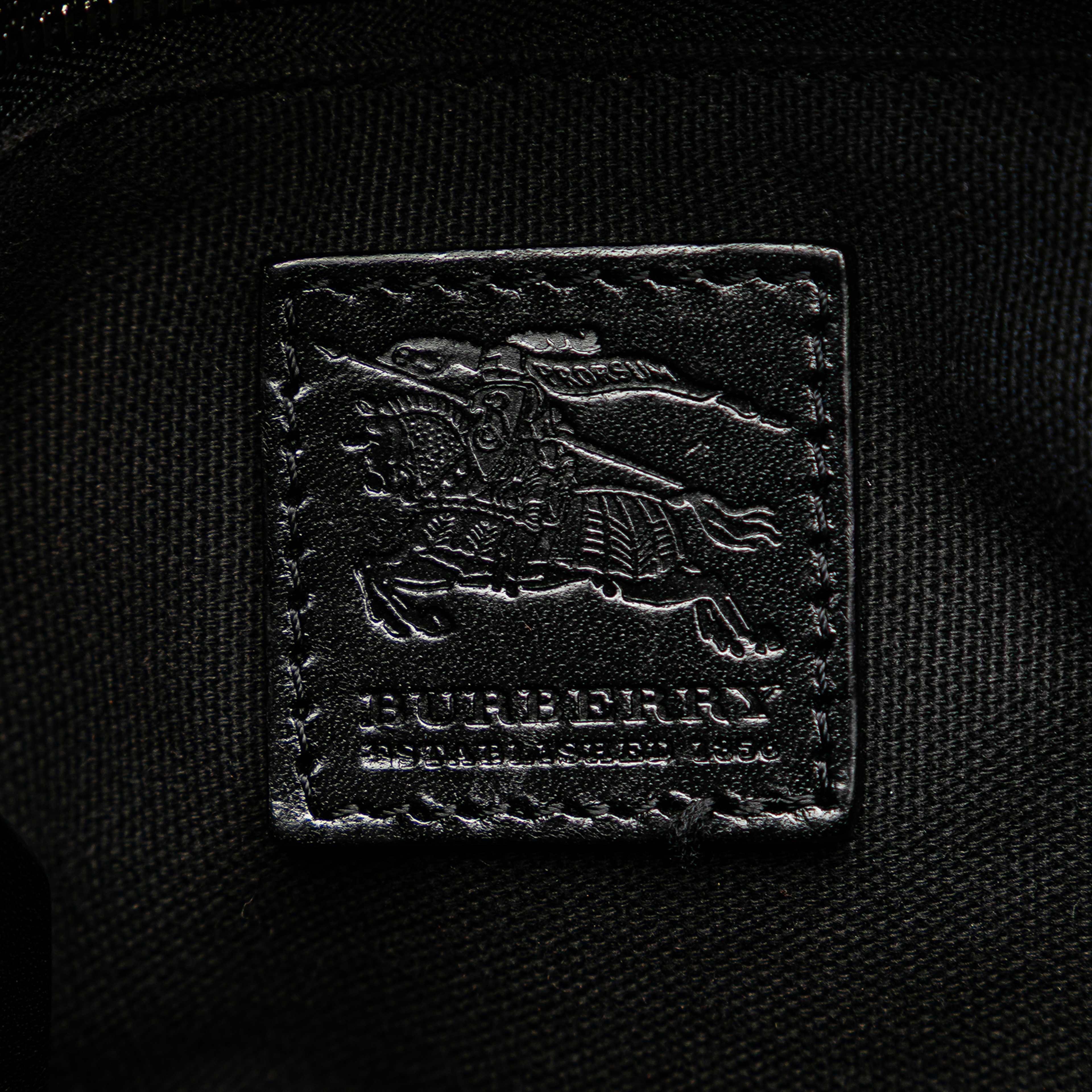 Burberry Mega Check Canvas Lowry Satchel, från Luxclusif, i färgen black. Klicka för att öppna bilden i stort format