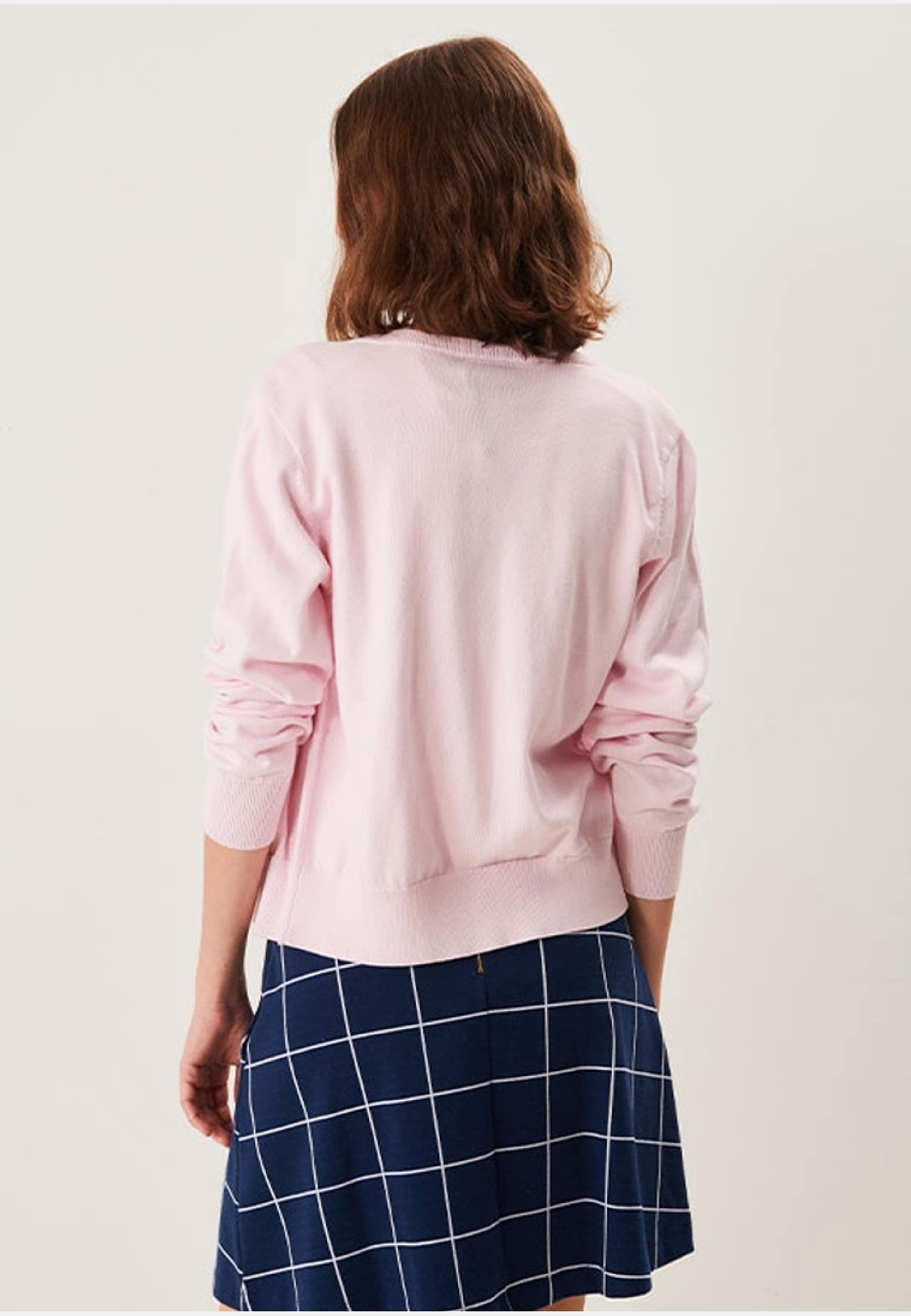 Solange Cardigan, från Jumperfabriken, i färgen light pink. Klicka för att öppna bilden i stort format