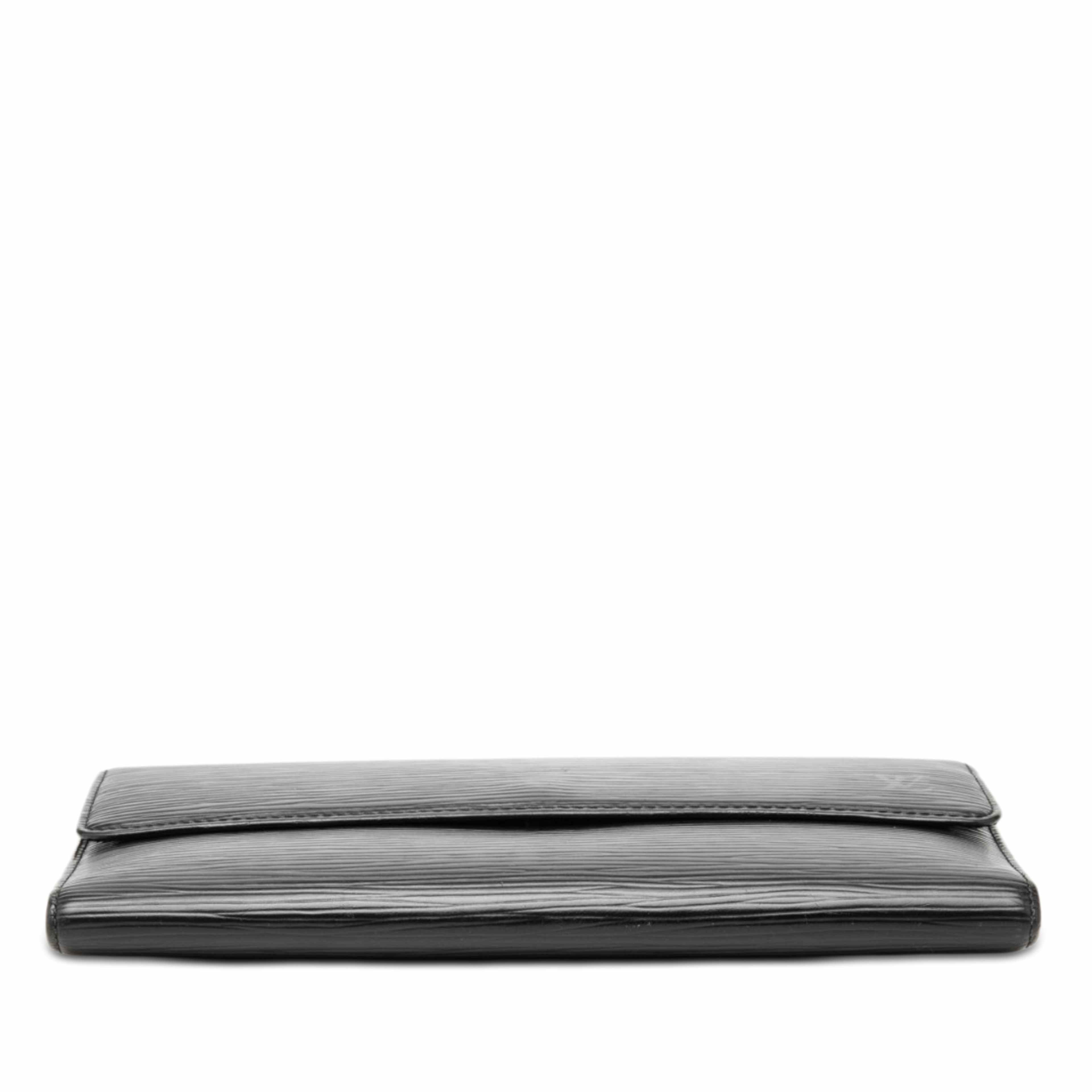Louis Vuitton Epi Porte Tresor International Wallet, från Luxclusif, i färgen black. Klicka för att öppna bilden i stort format