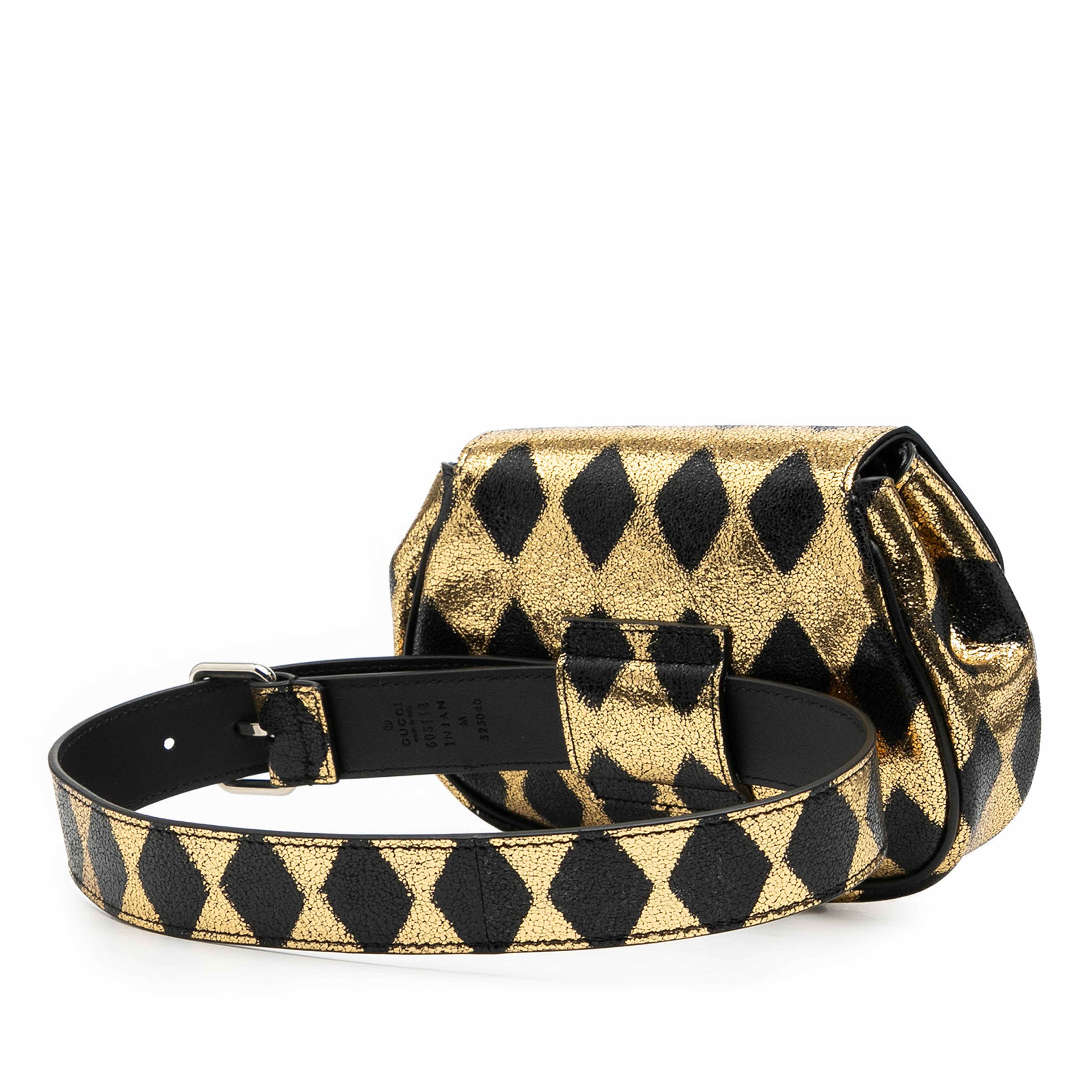Gucci Metallic Calfskin Belt Bag, från Luxclusif, i färgen gold. Klicka för att öppna bilden i stort format
