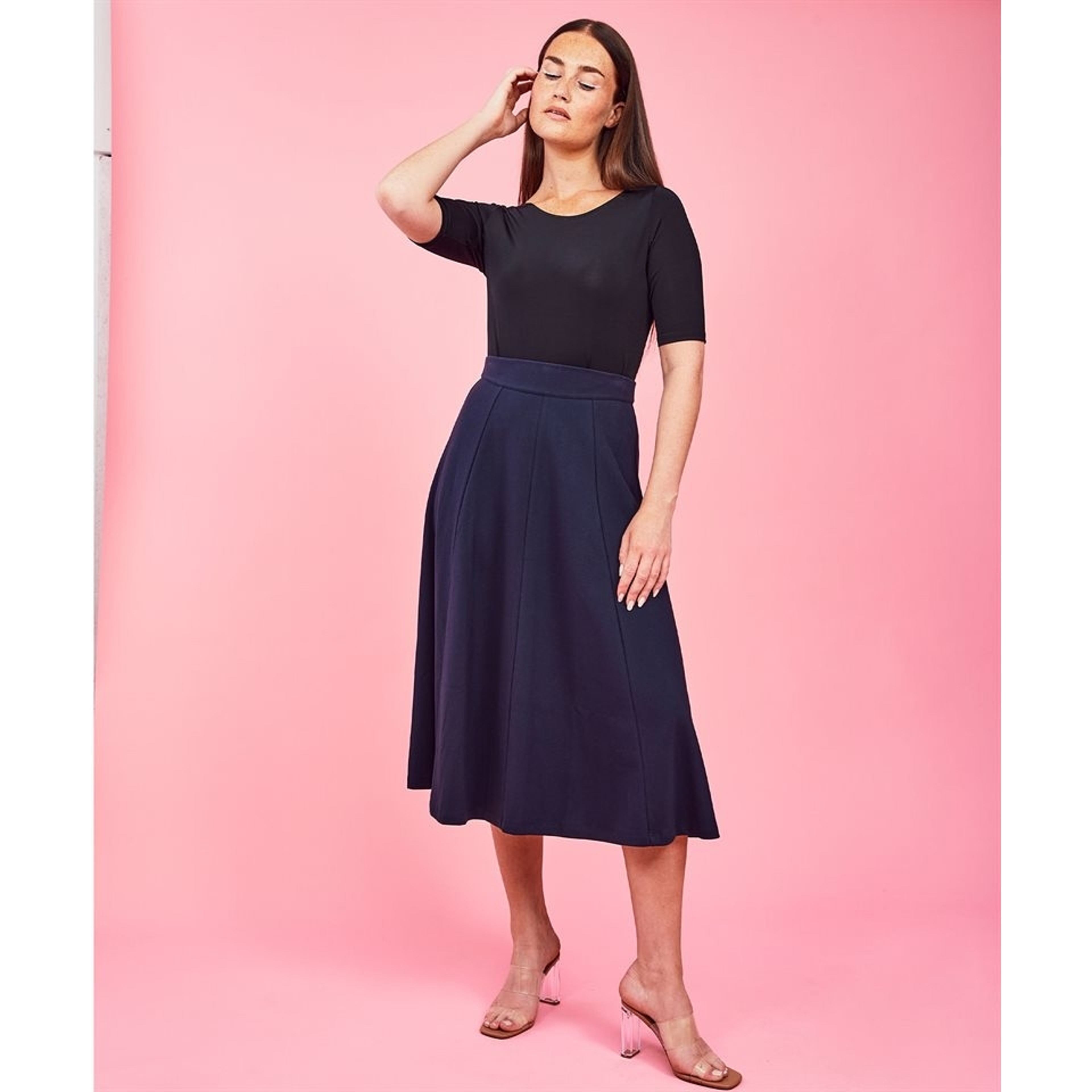 - Sanja Skirt Navy