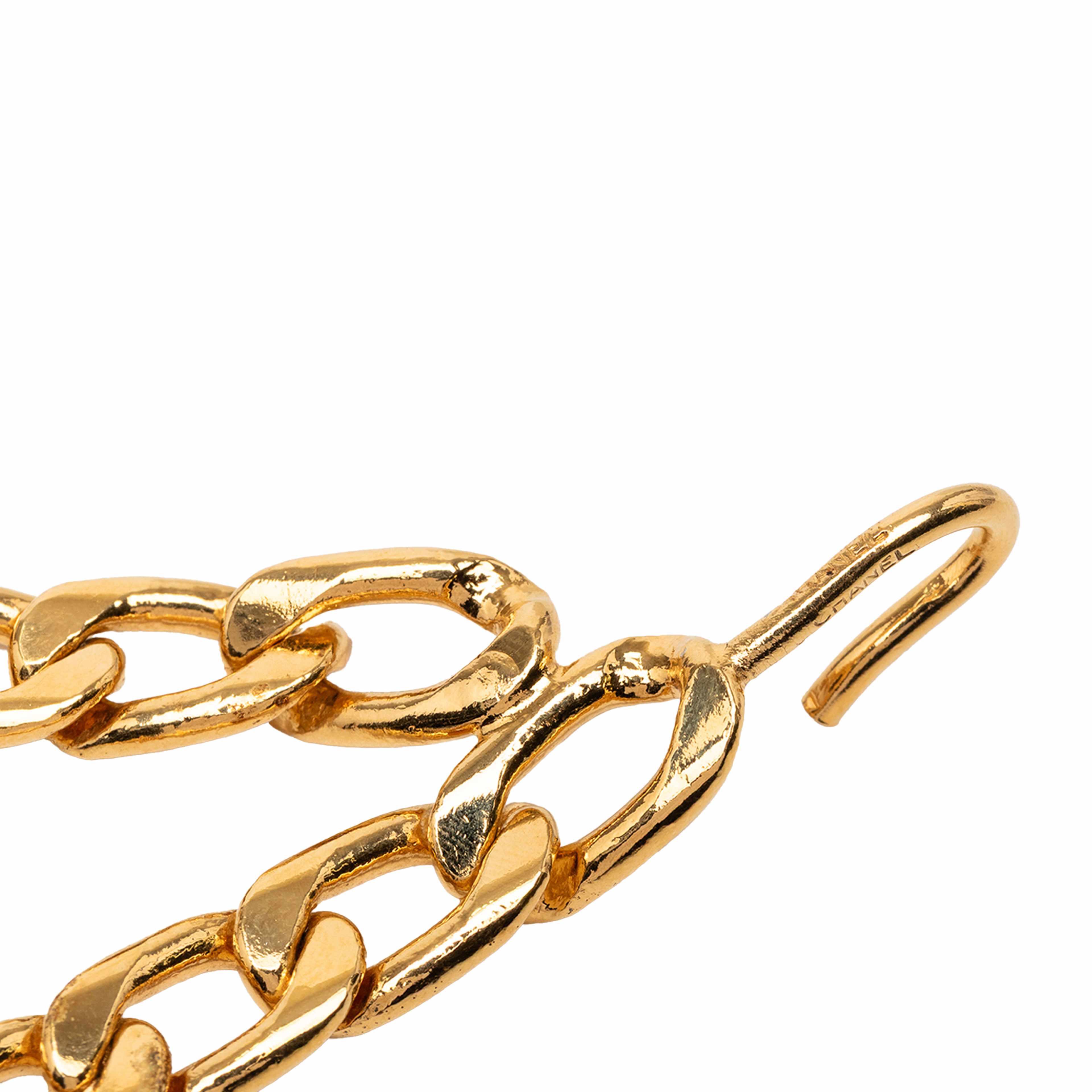 Chanel Gold Plated Cc Medallion Chain Belt, från Luxclusif, i färgen gold. Klicka för att öppna bilden i stort format