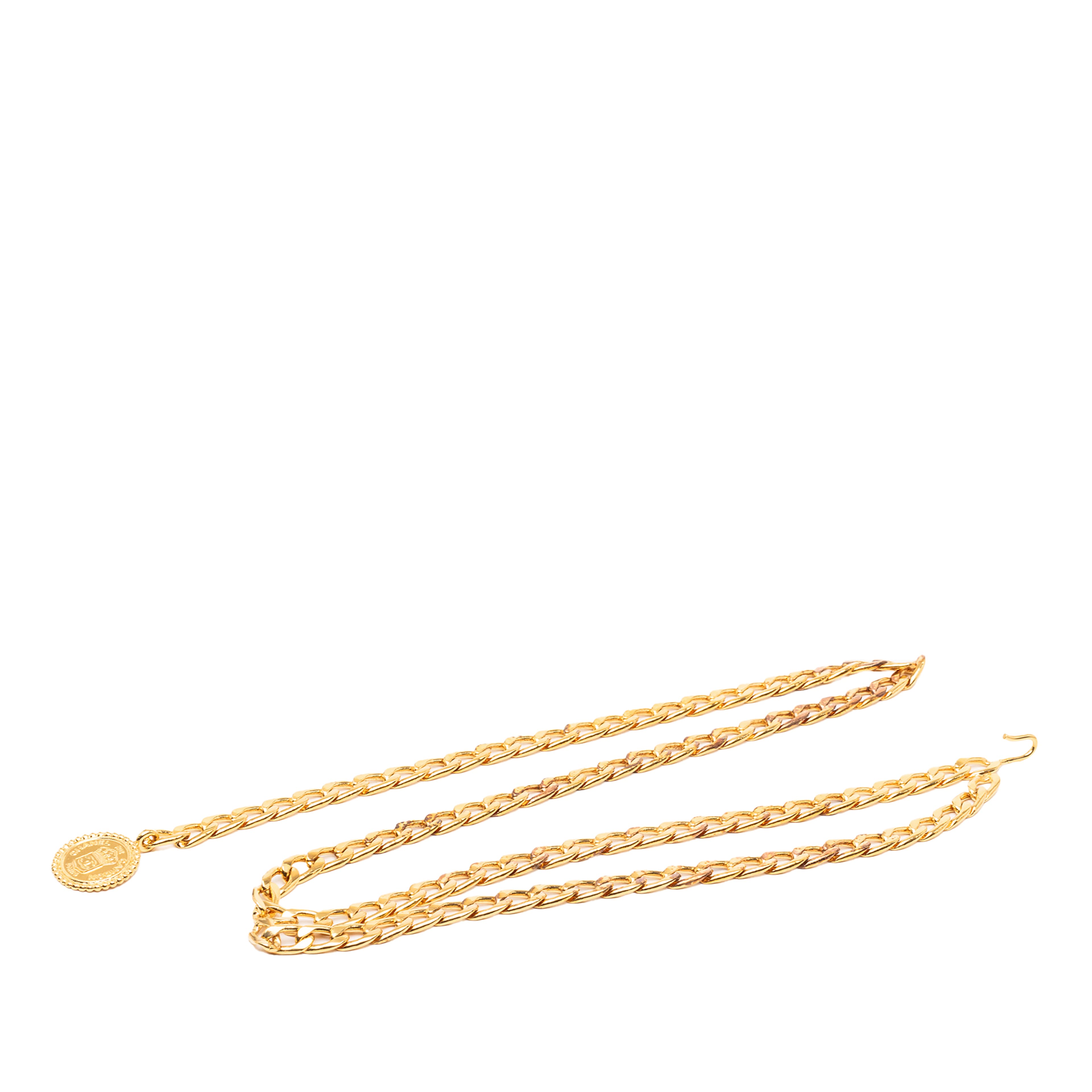 Chanel Gold Plated Cc Medallion Chain Belt, från Luxclusif, i färgen gold. Klicka för att öppna bilden i stort format