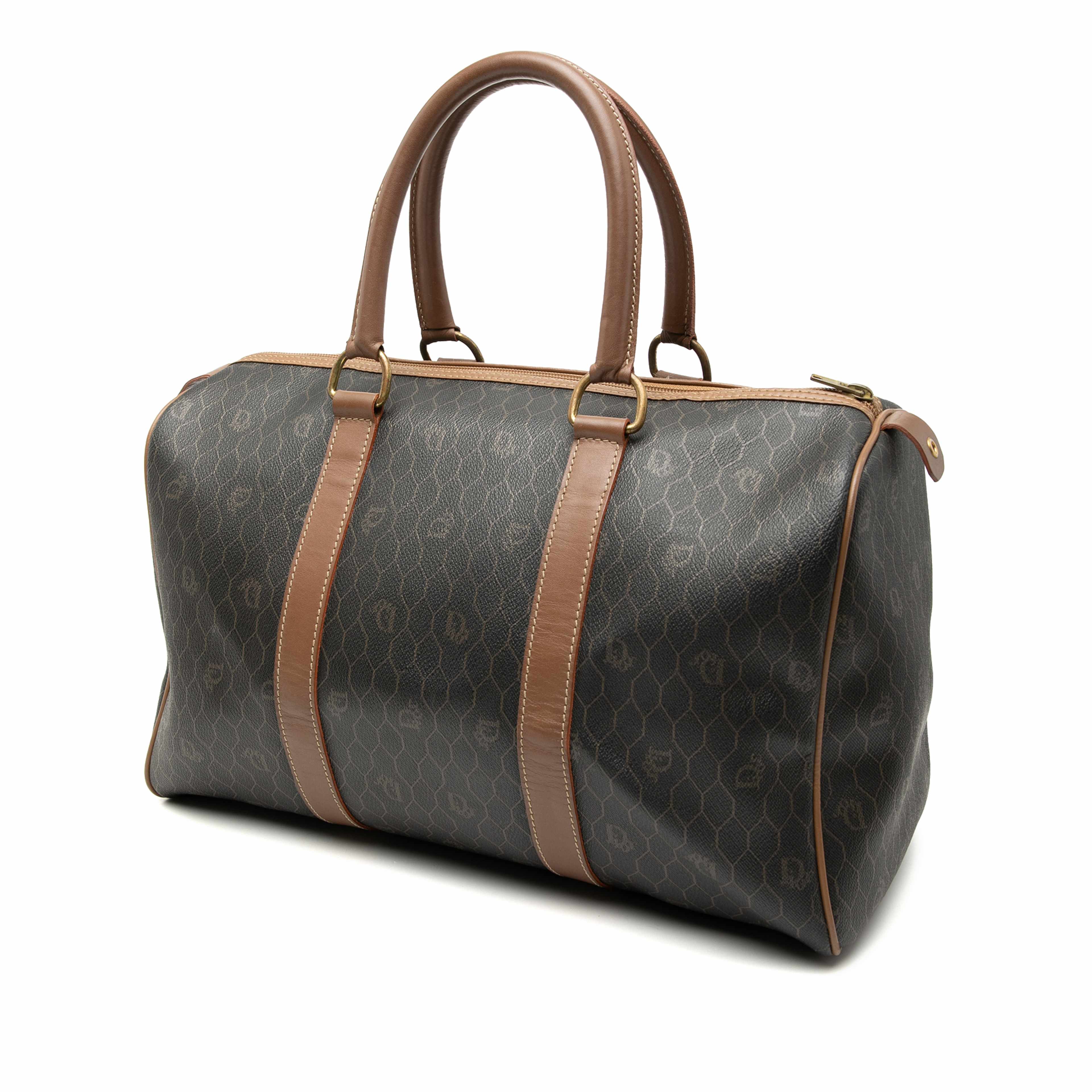 Dior Honeycomb Coated Canvas Boston Bag, från Luxclusif, i färgen black. Klicka för att öppna bilden i stort format