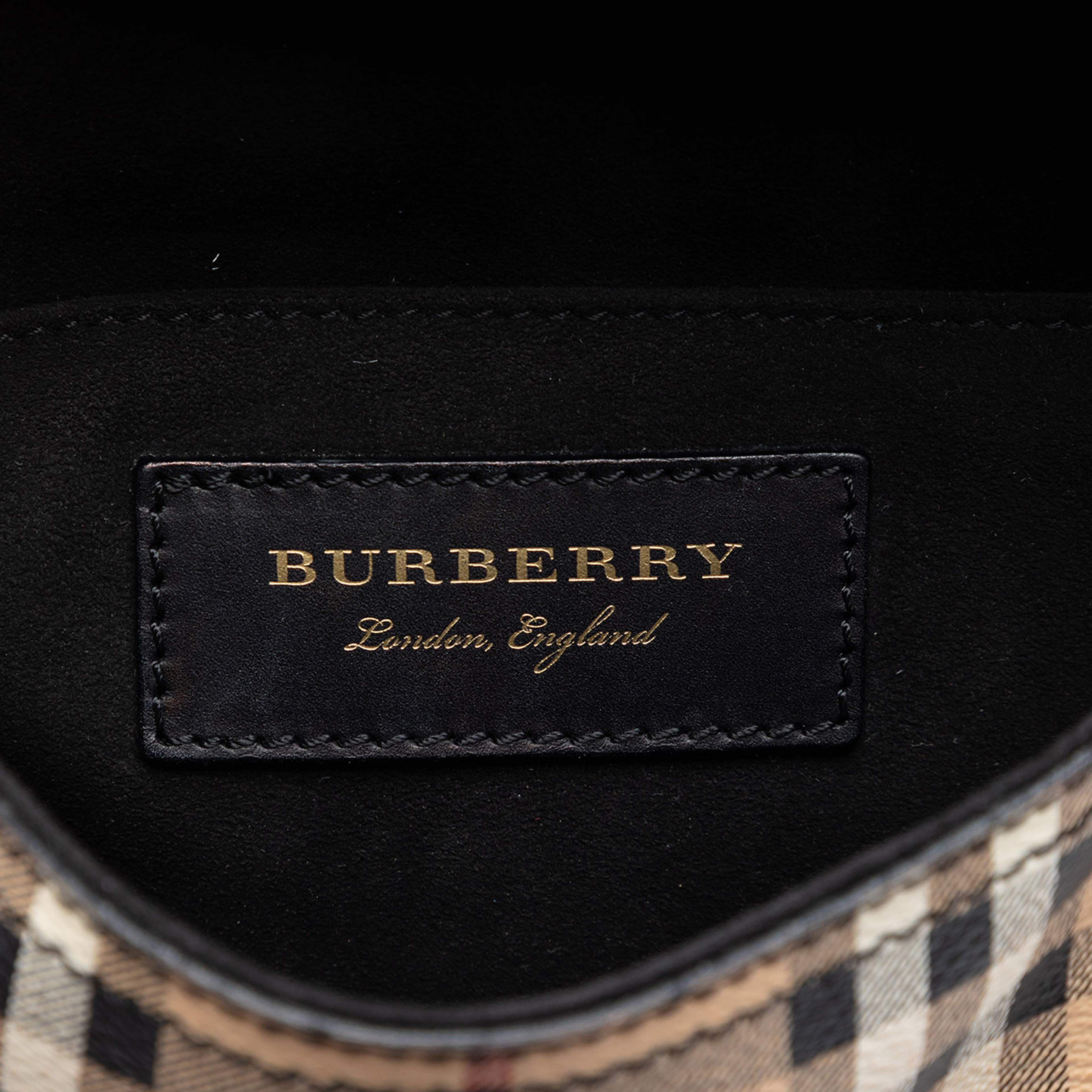 Burberry Large Leather And Haymarket Check Coated Canvas Bridle Saddle Crossbody, från Luxclusif, i färgen brown. Klicka för att öppna bilden i stort format