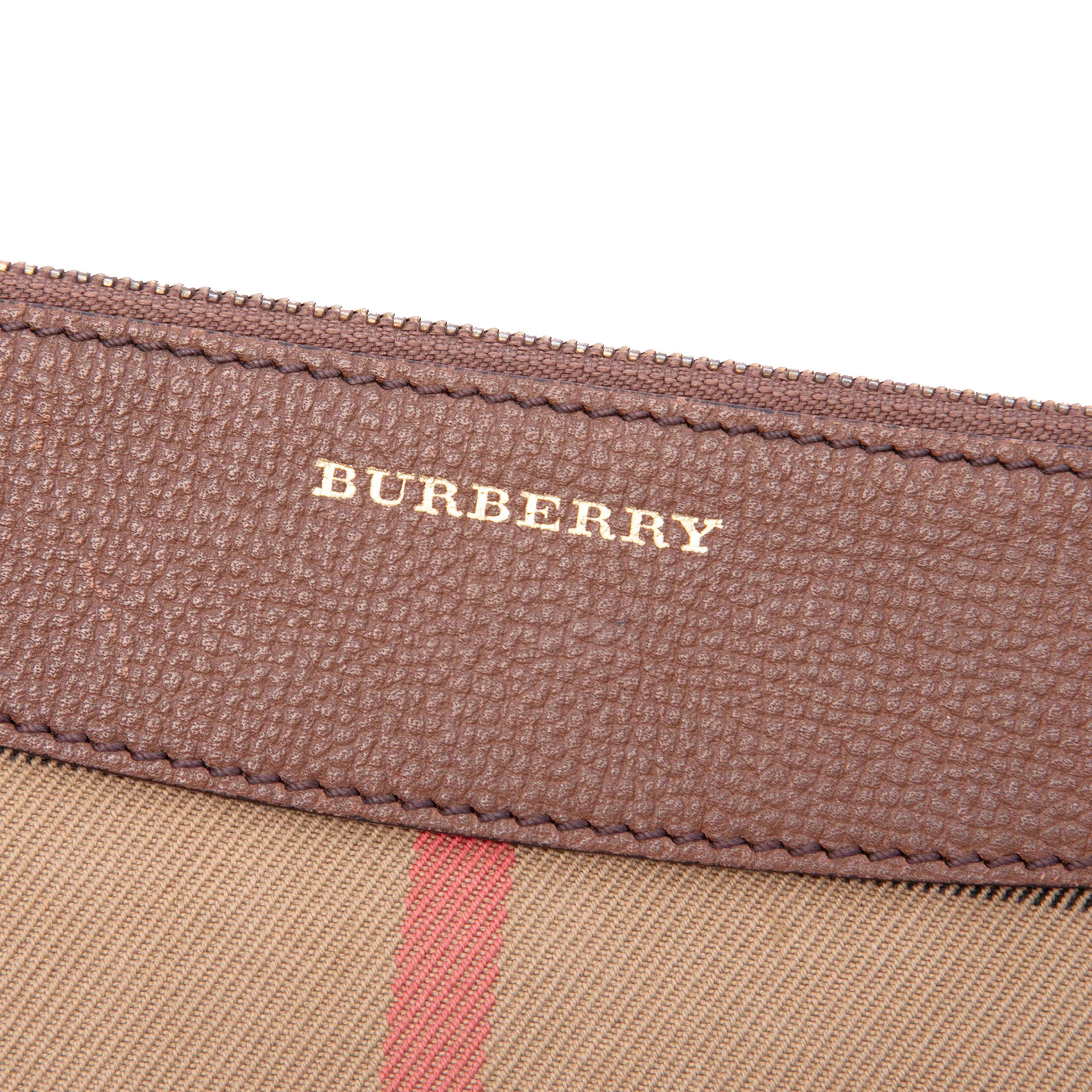 Burberry House Check Canvas Derby Peyton Crossbody, från Luxclusif, i färgen light brown. Klicka för att öppna bilden i stort format