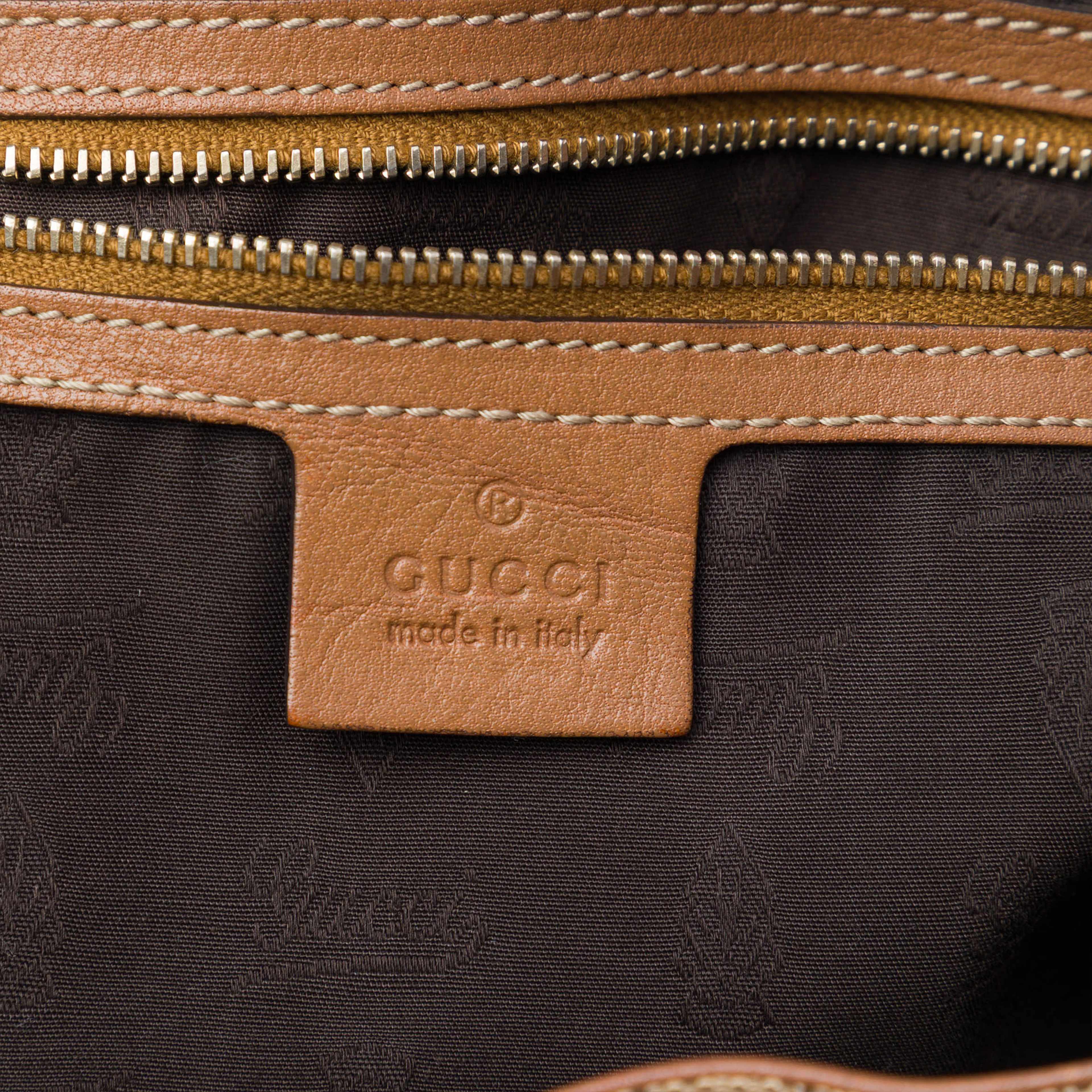 Gucci Gg Canvas Gg Charm Tote, från Luxclusif, i färgen beige. Klicka för att öppna bilden i stort format