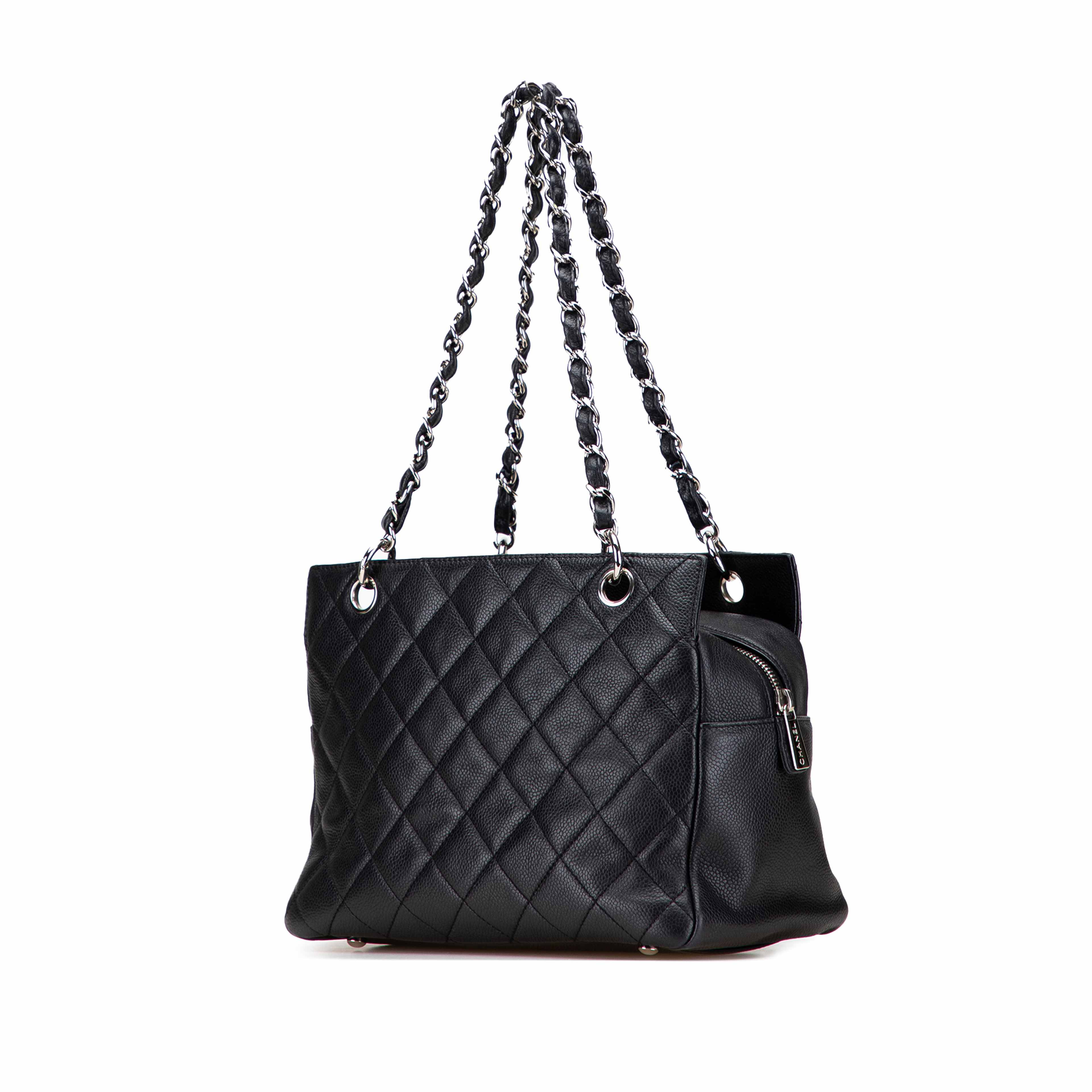 Chanel Petite Caviar Timeless Tote, från Luxclusif, i färgen black.