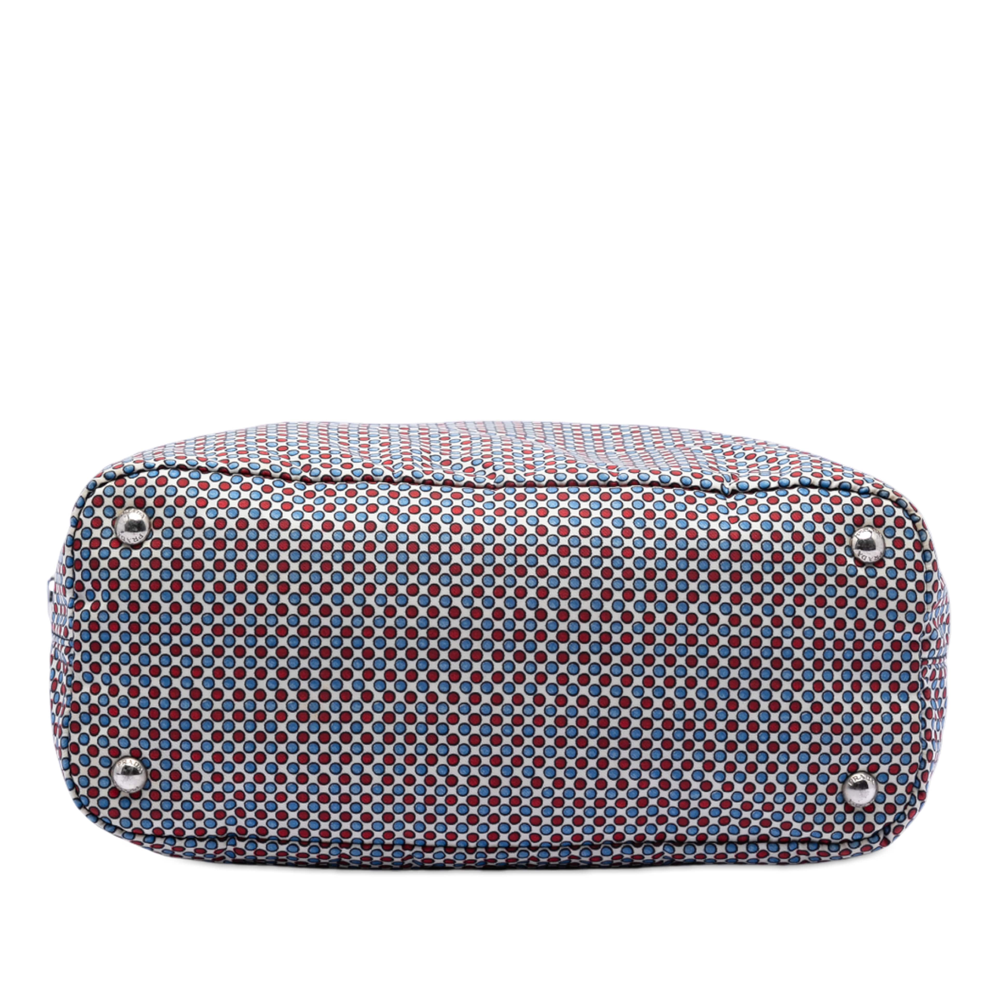 Prada Tessuto Stampato Satchel, från Luxclusif, i färgen blue. Klicka för att öppna bilden i stort format