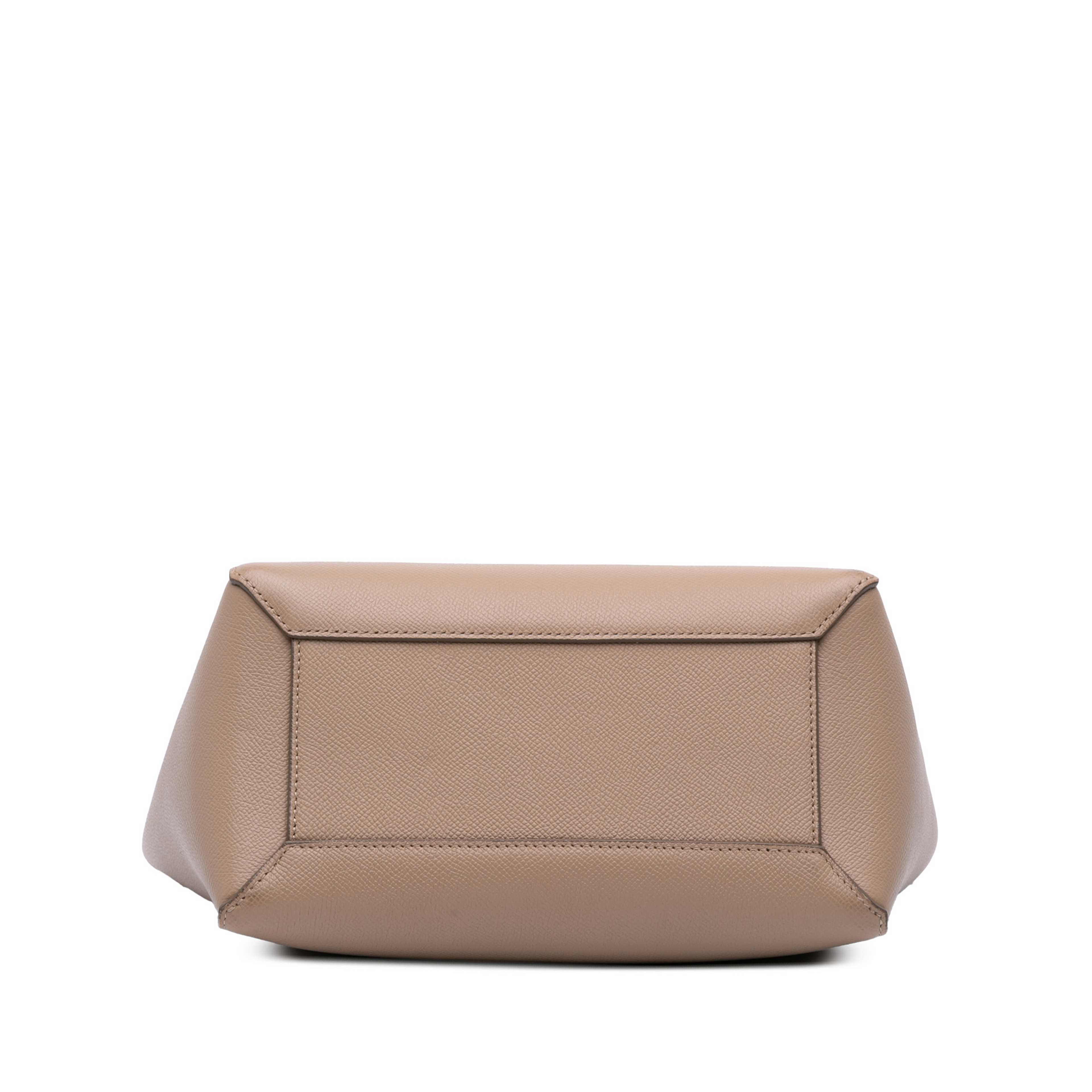 Celine Micro Grained Calfskin Belt Bag, från Luxclusif, i färgen beige.