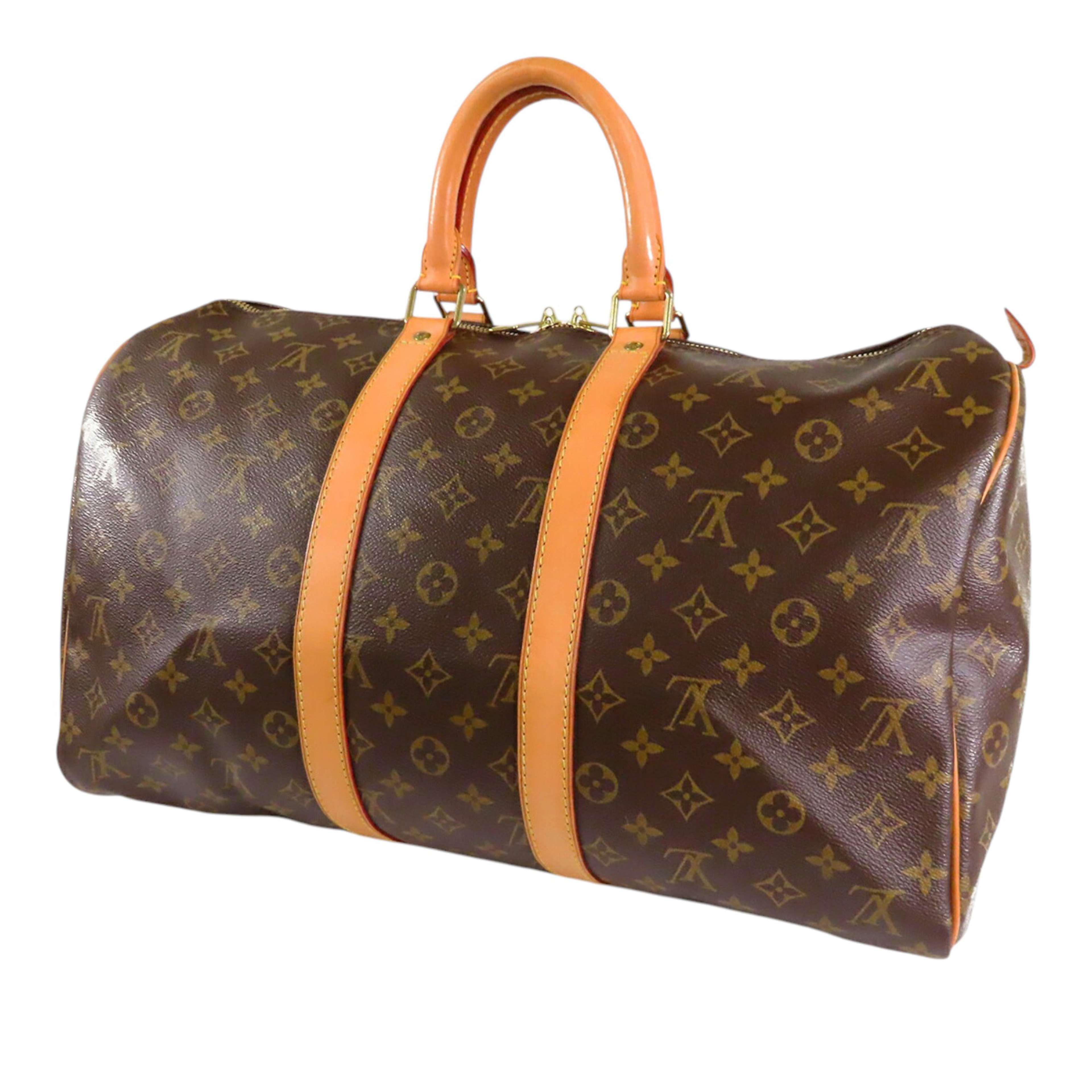 Louis Vuitton Monogram Keepall 45, från Luxclusif, i färgen brun. Klicka för att öppna bilden i stort format