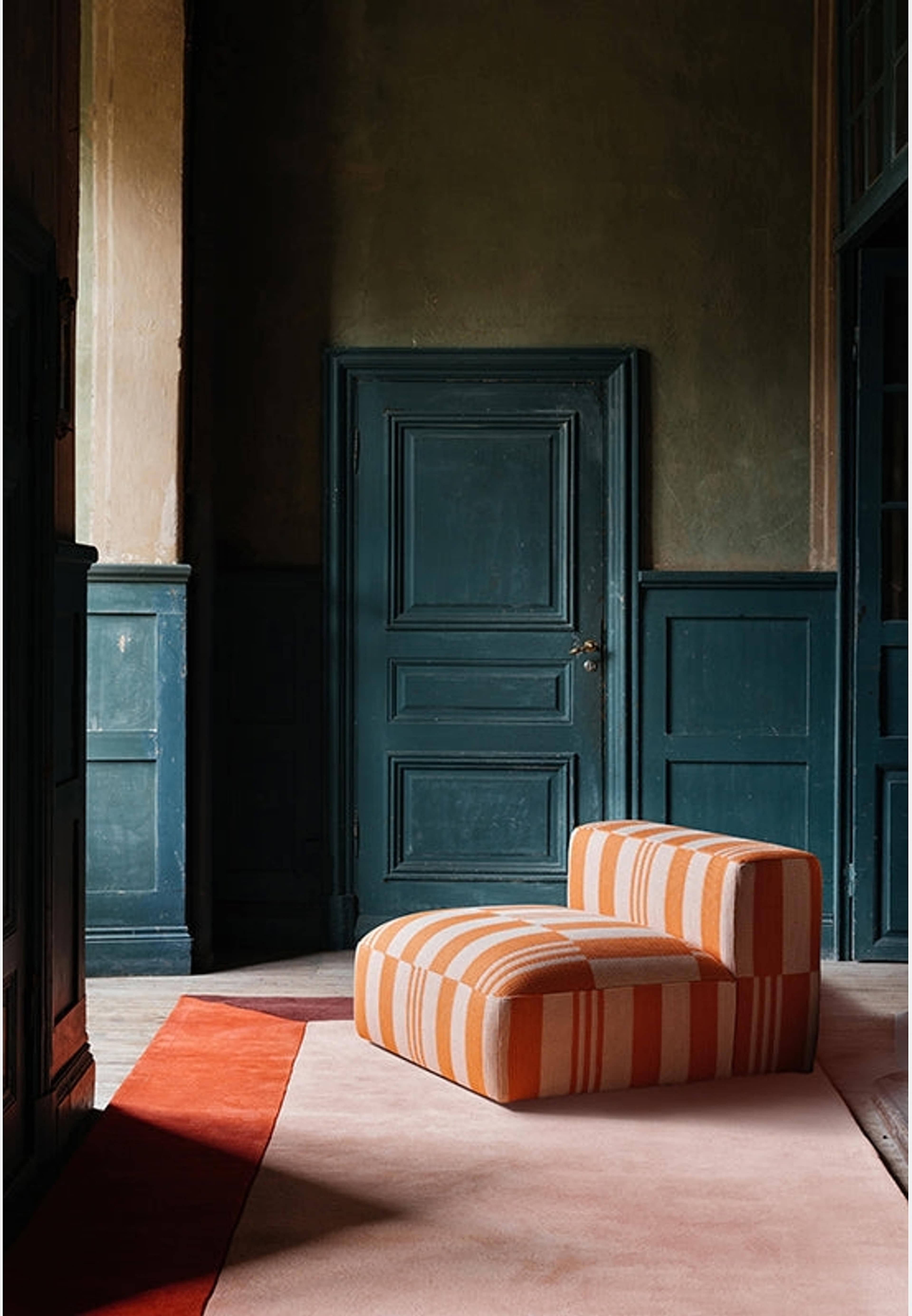 Teklan Box Ullmatta Corals, från Layered, i färgen corals. Klicka för att öppna bilden i stort format