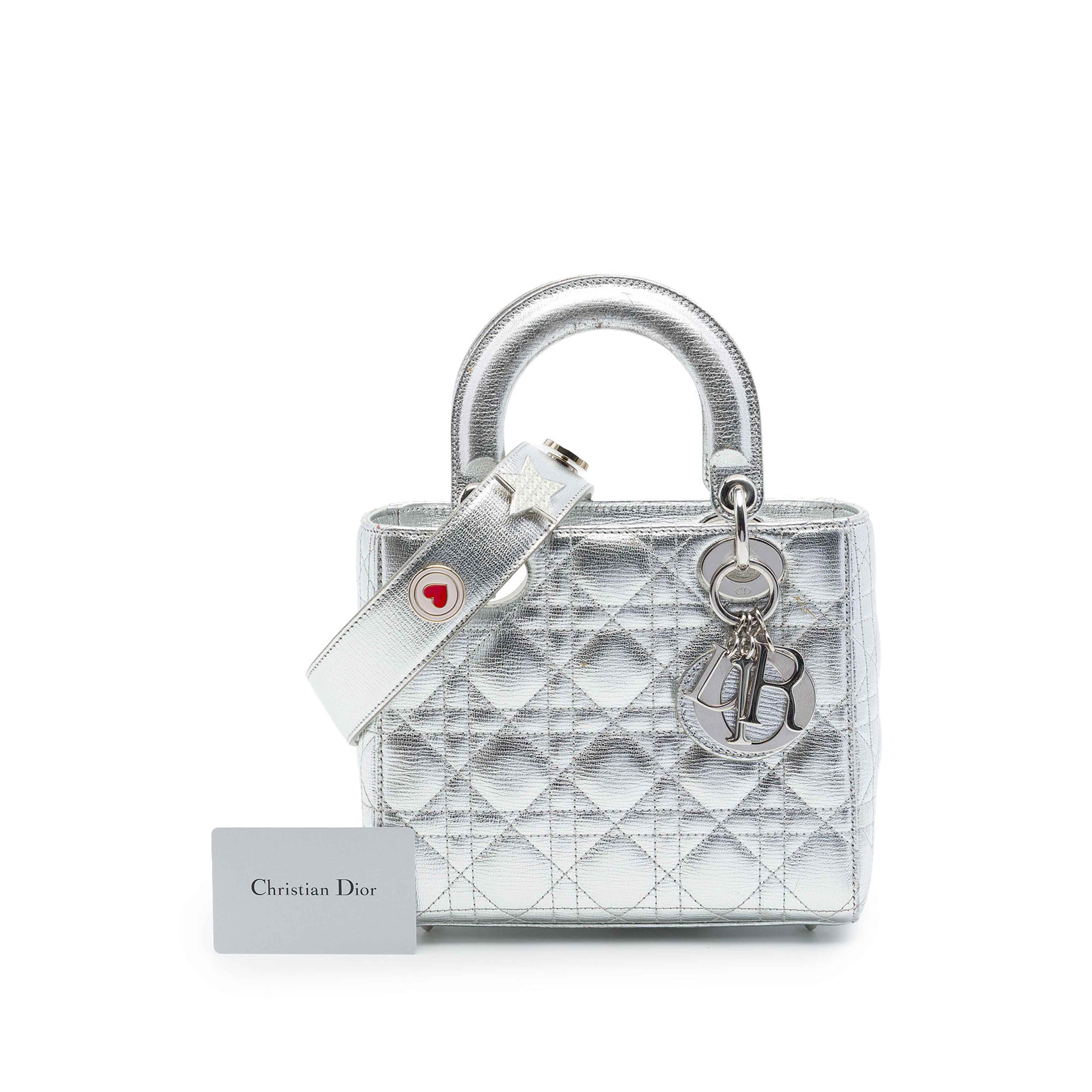 Dior Small Metallic Grained Calfskin Cannage My Abcdior Lady Dior, från Luxclusif, i färgen silver. Klicka för att öppna bilden i stort format