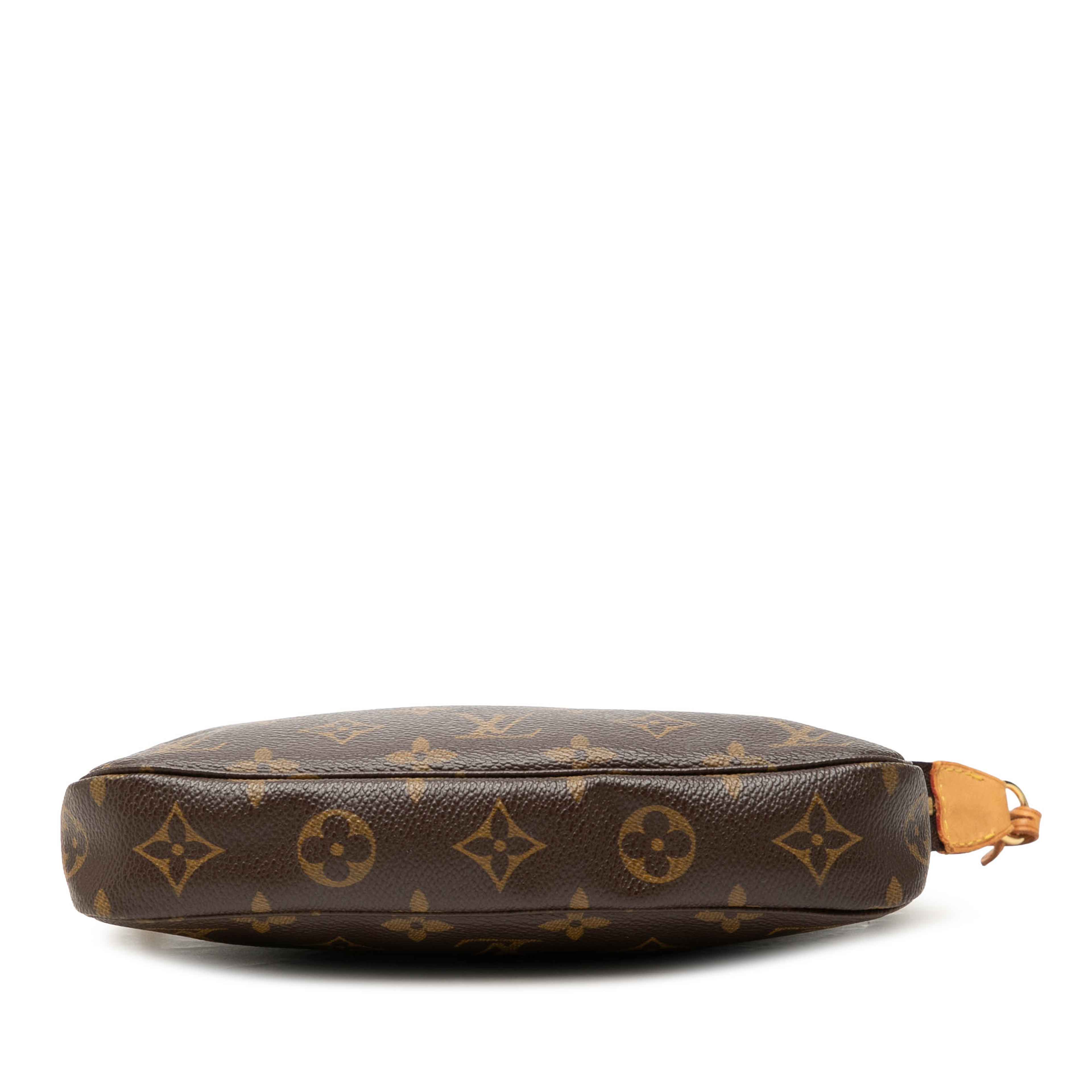 Louis Vuitton Monogram Pochette Accessoires, från Luxclusif, i färgen brun. Klicka för att öppna bilden i stort format