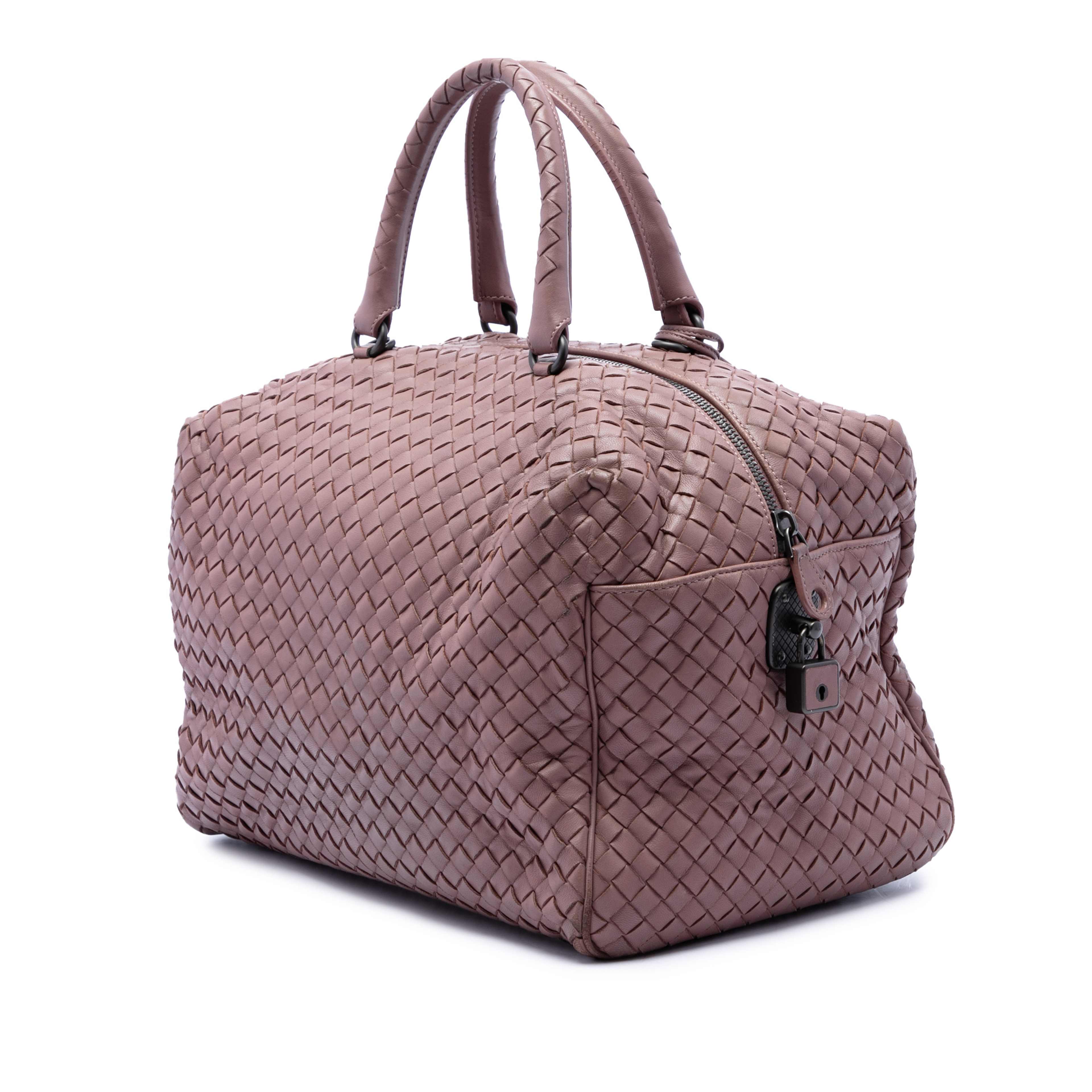 Bottega Veneta Nappa Intrecciato Satchel, från Luxclusif, i färgen rosa. Klicka för att öppna bilden i stort format