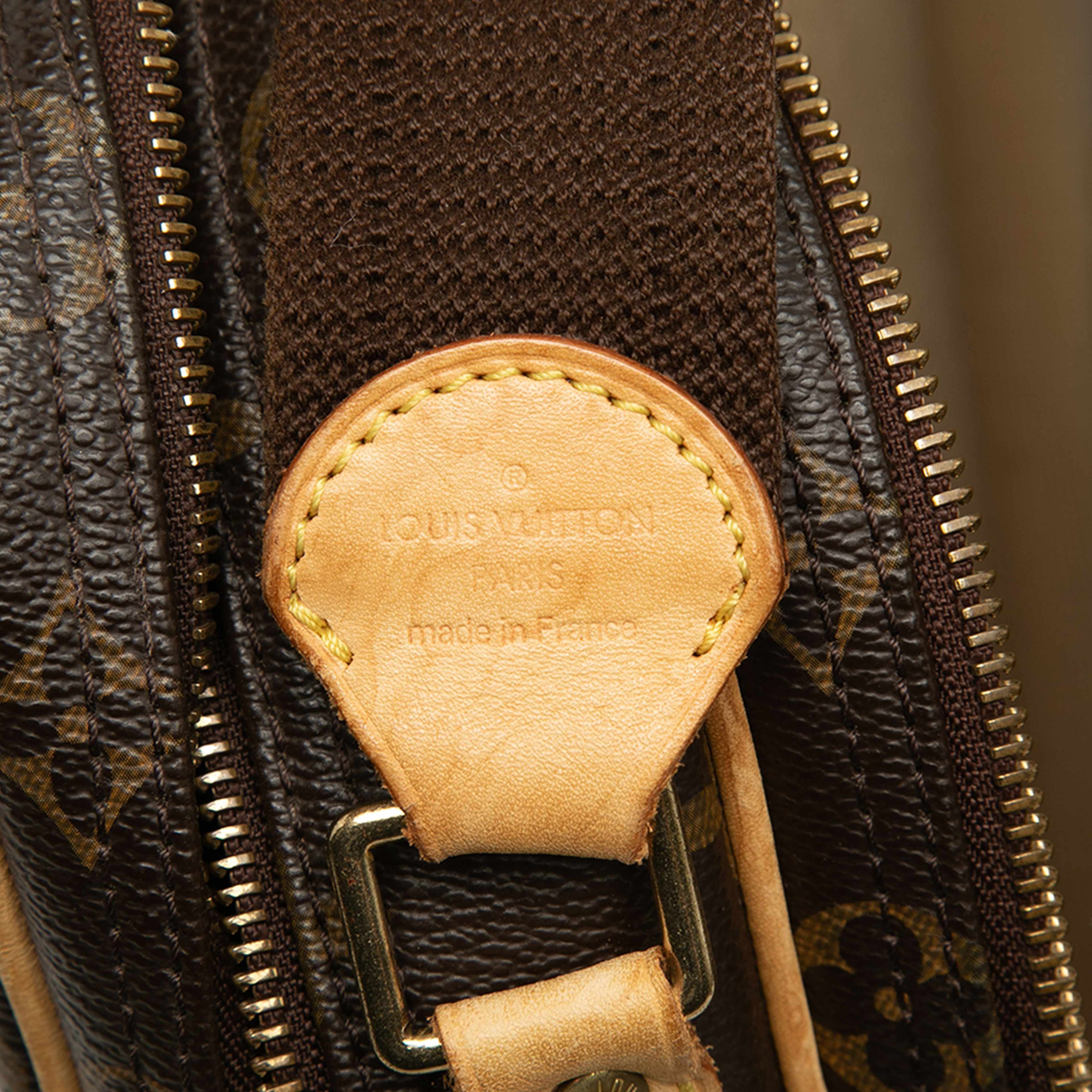 Louis Vuitton Monogram Reporter Pm, från Luxclusif, i färgen brun. Klicka för att öppna bilden i stort format