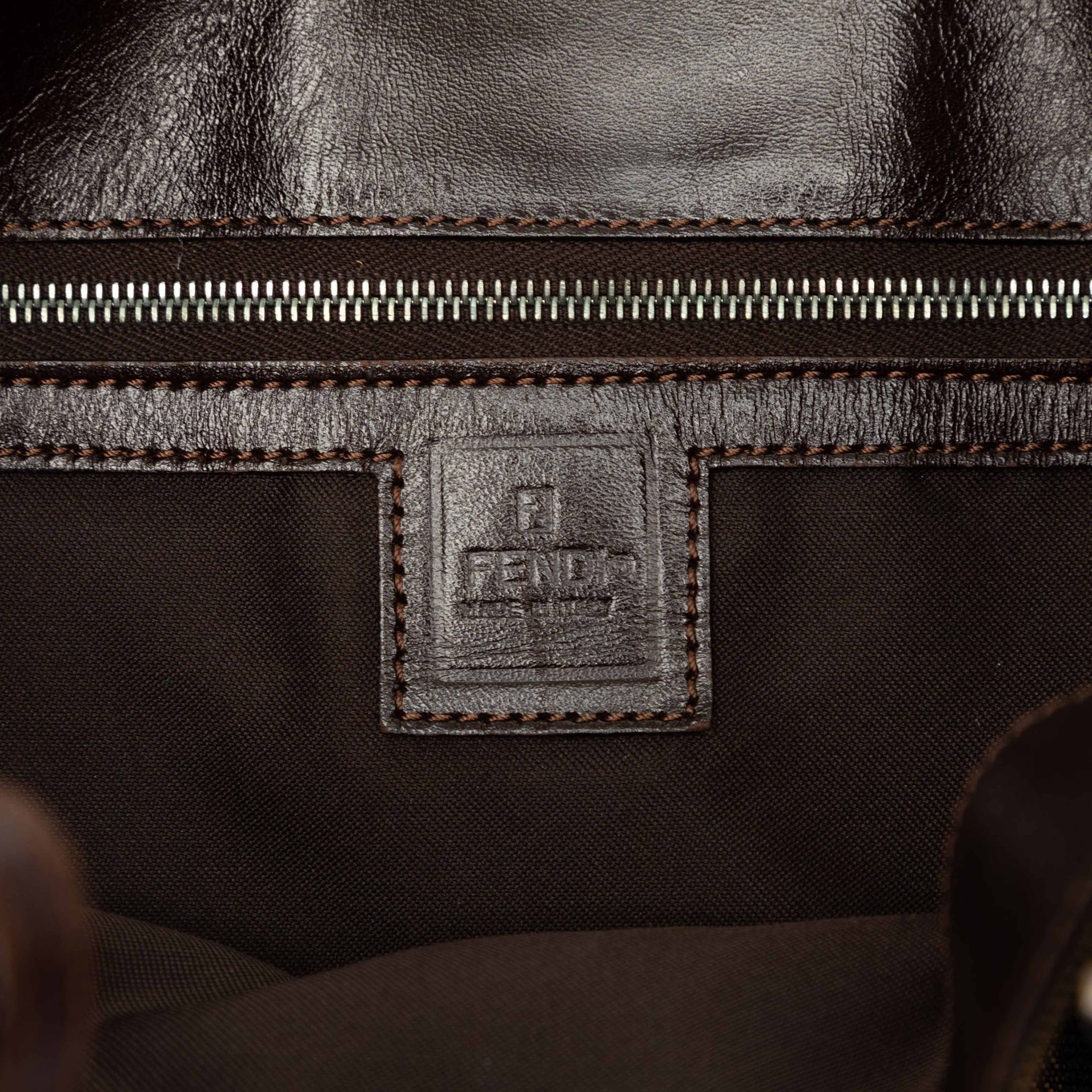Fendi Zucca Canvas Tote, från Luxclusif, i färgen brun. Klicka för att öppna bilden i stort format