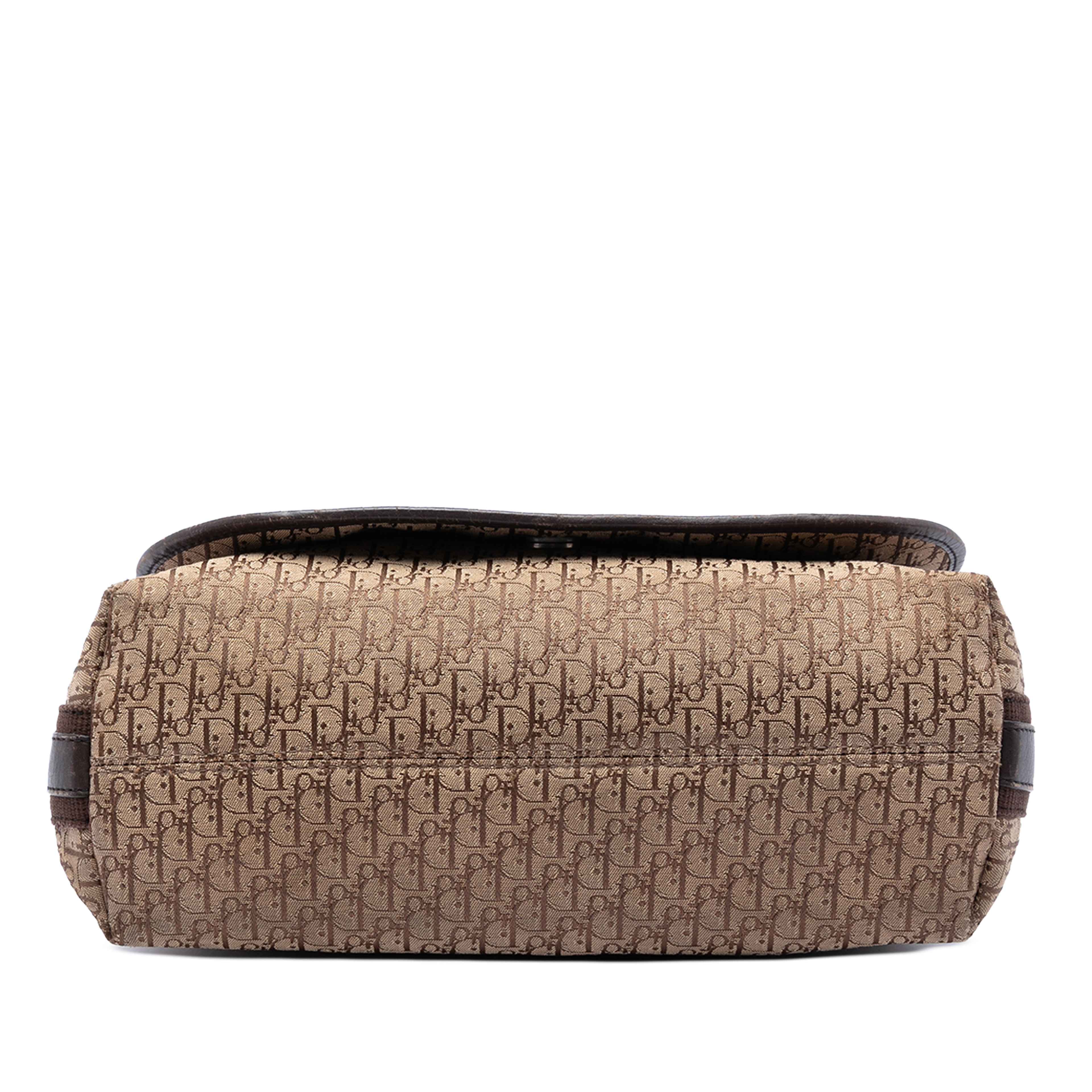 Dior Diorissimo Trotter Canvas Street Chic Crossbody, från Luxclusif, i färgen brown. Klicka för att öppna bilden i stort format