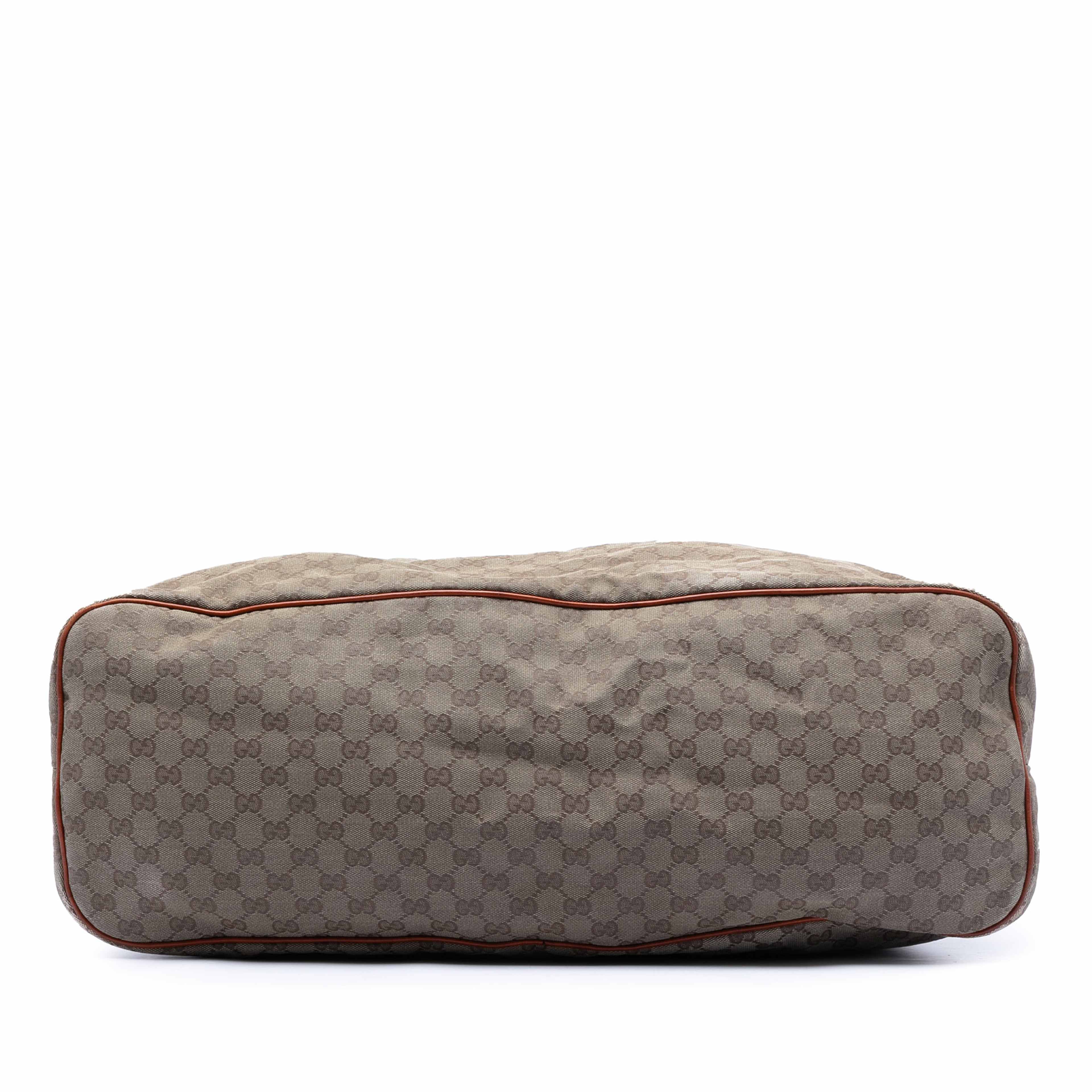 Gucci Gg Canvas Tote, från Luxclusif, i färgen beige. Klicka för att öppna bilden i stort format