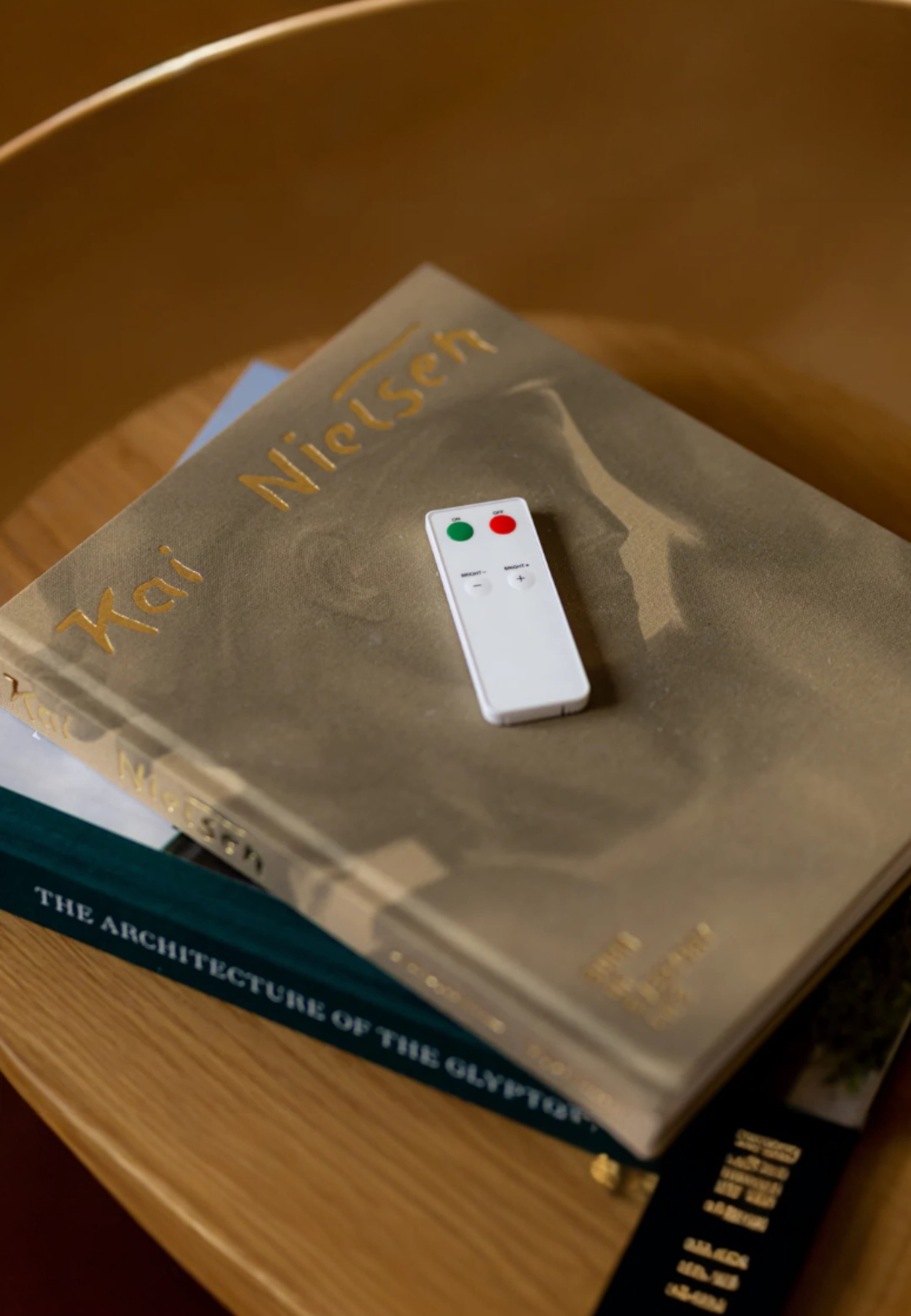 Fjärrkontroll För Mia, Asta Och Ida Led-ljusbollar Och Lampor, från Led Nordic, i färgen vit. Klicka för att öppna bilden i stort format