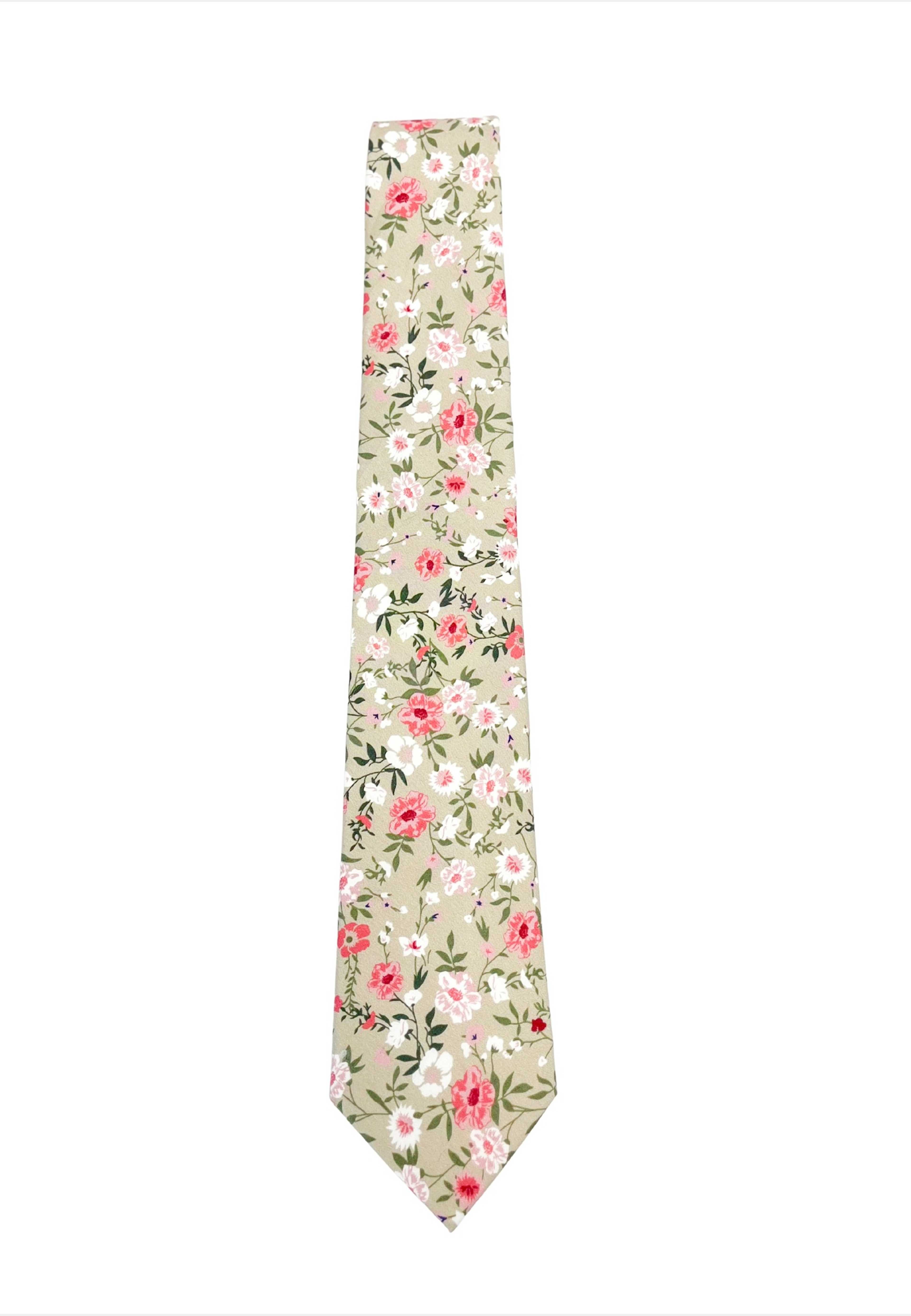 Tie Cotton Floral, från John Henric, i färgen pink. Klicka för att öppna bilden i stort format